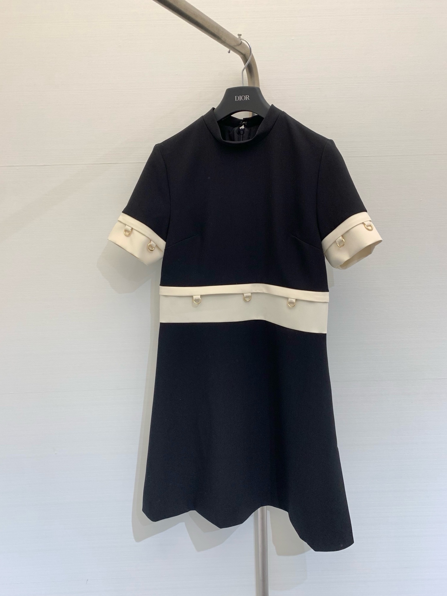 NO:318233,* New summer style cabinet latest style contrasting color splicing dress, heavy industry splicing style and tailoring are super beautiful, curved feel is super beautiful, high version size, skirts, alexander wang19860909*  夏季新款 柜最新款 撞色拼接连衣裙,重工拼接的版型剪裁超美,曲线感超好看,高版本 码数,,skirts,alexander wang,Women's clothing