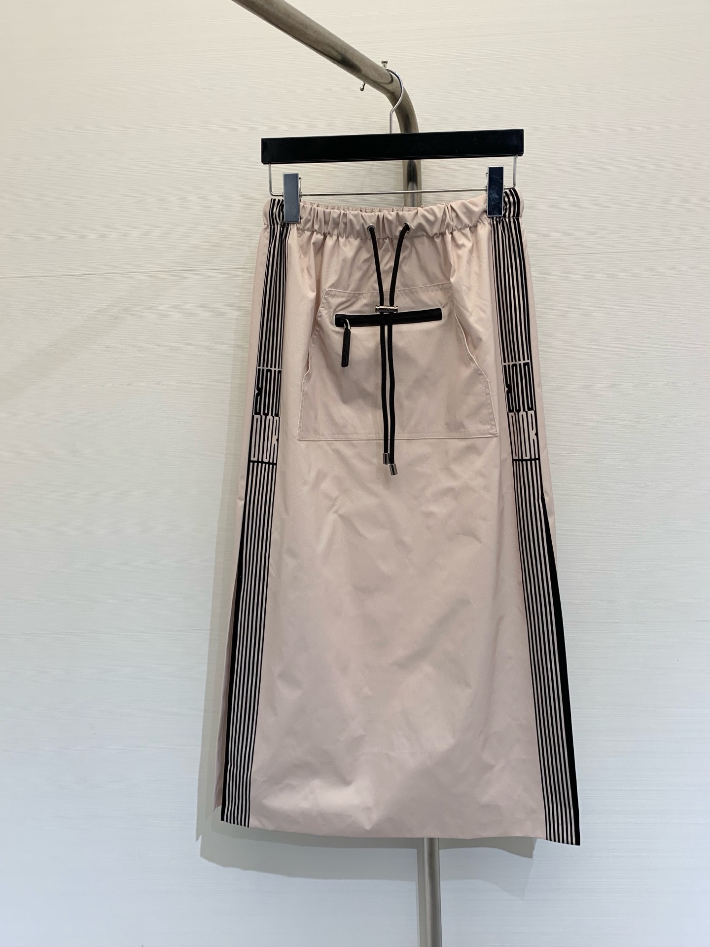 NO:318203,* New summer style side print skirt, latest elements side letter print, casual style, high version color presbyopia apricot black Size, skirts, alexander wang19860909*  夏季新款 侧边印花半裙,最新元素侧边字母印花,休闲款,高版本 颜色老花 杏色 黑色 码数,,skirts,alexander wang,Women's clothing