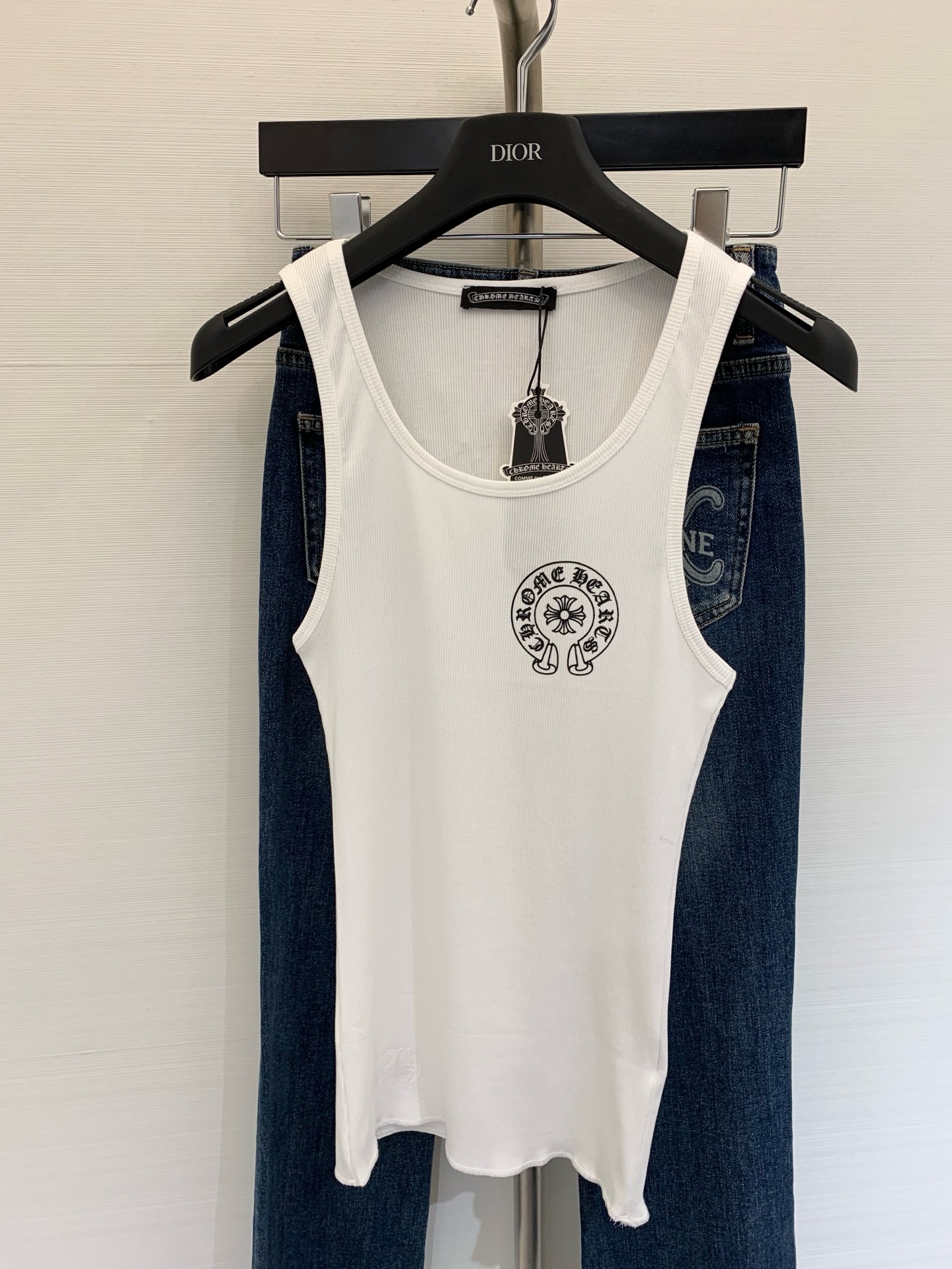 NO:328991,Croxin New summer style Horseshoe print Sanskrit long vest Classic pattern Lower body optional matching Exquisite casual color black white Size number, Chrome hearts, alexander wang19860909克罗心  夏季新款 马蹄印梵文长背心 经典图案 下半身任意搭配 精致休闲 颜色黑色 白色 码数,,chrome hearts,alexander wang,Women's clothing