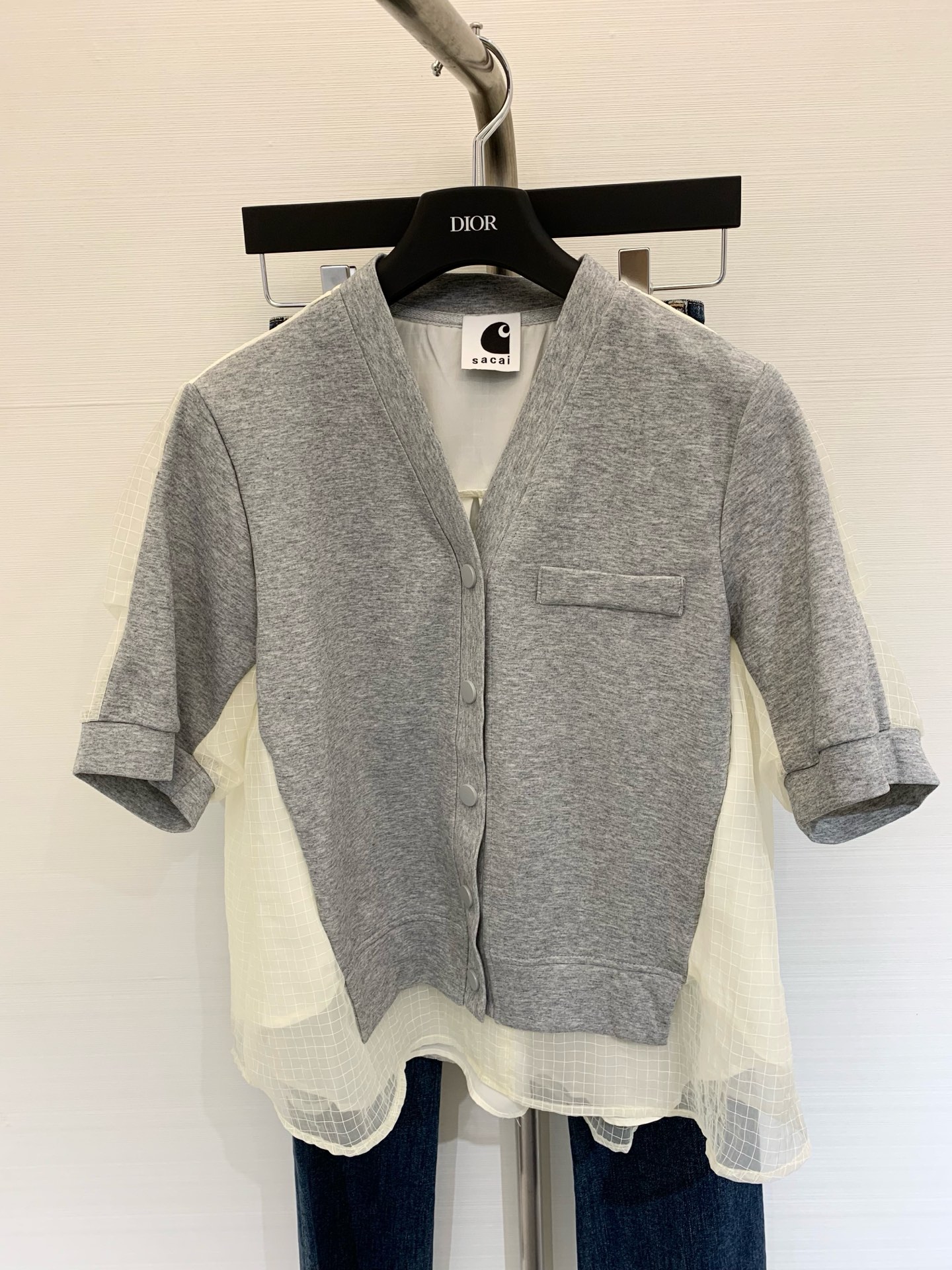 NO:326960,New summer style Organya spliced ​​collar short-sleeved cardigan, back grid printing design splicing, fashionable and versatile items, color black, gray, code number, T-shirt, alexander wang19860909夏季新款 欧根纱拼接领短袖开衫 后背网格印花设计拼接 时尚百搭单品 颜色黑色 灰色 码数,,T-shirt,alexander wang,Women's clothing