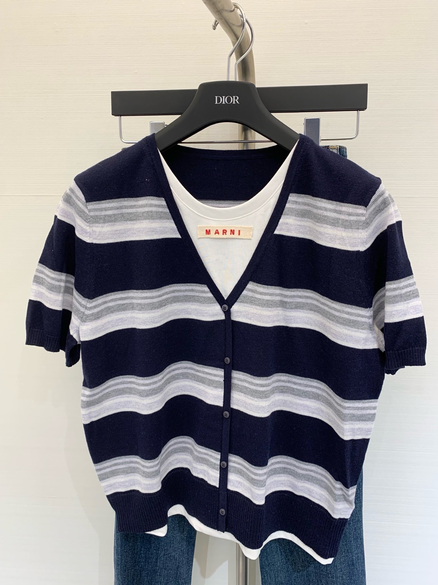 NO:326962,New summer style, spliced ​​fake two-piece striped knitted short sleeves, red chest patch, versatile style, gray color, hidden blue, code number, T-shirt, alexander wang19860909夏季新款 拼接假两件条纹针织短袖 胸口红色贴饰 百搭款 颜色灰色 藏蓝 码数,,T-shirt,alexander wang,Women's clothing