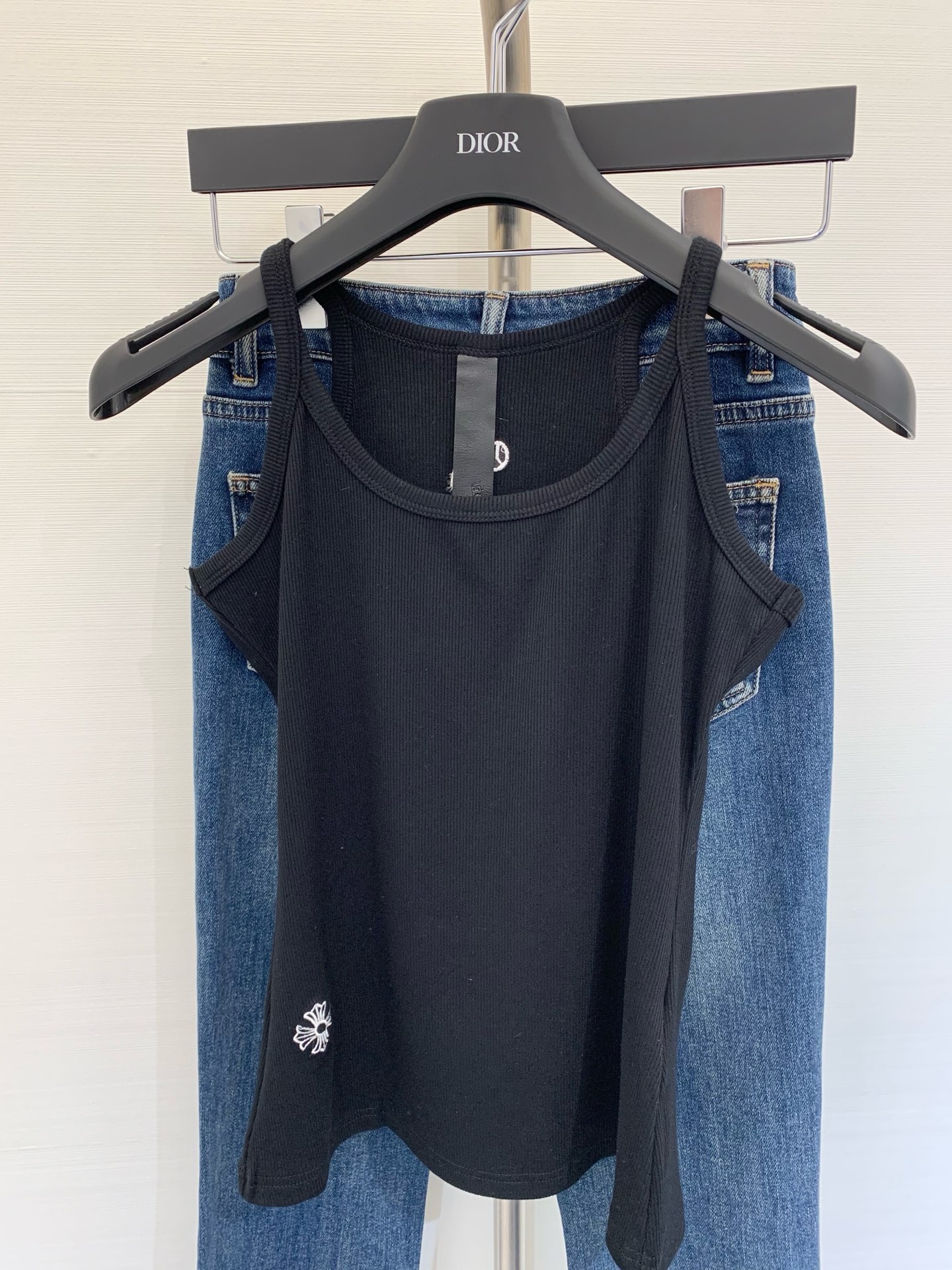 NO:327675,Crosin summer new style embroidered suspender vest must have hot girls color black white gray number, chrome hearts, alexander wang19860909克罗心  夏季新款 刺绣吊带背心 辣妹必备 颜色黑色 白色 灰色 码数,,chrome hearts,alexander wang,Women's clothing