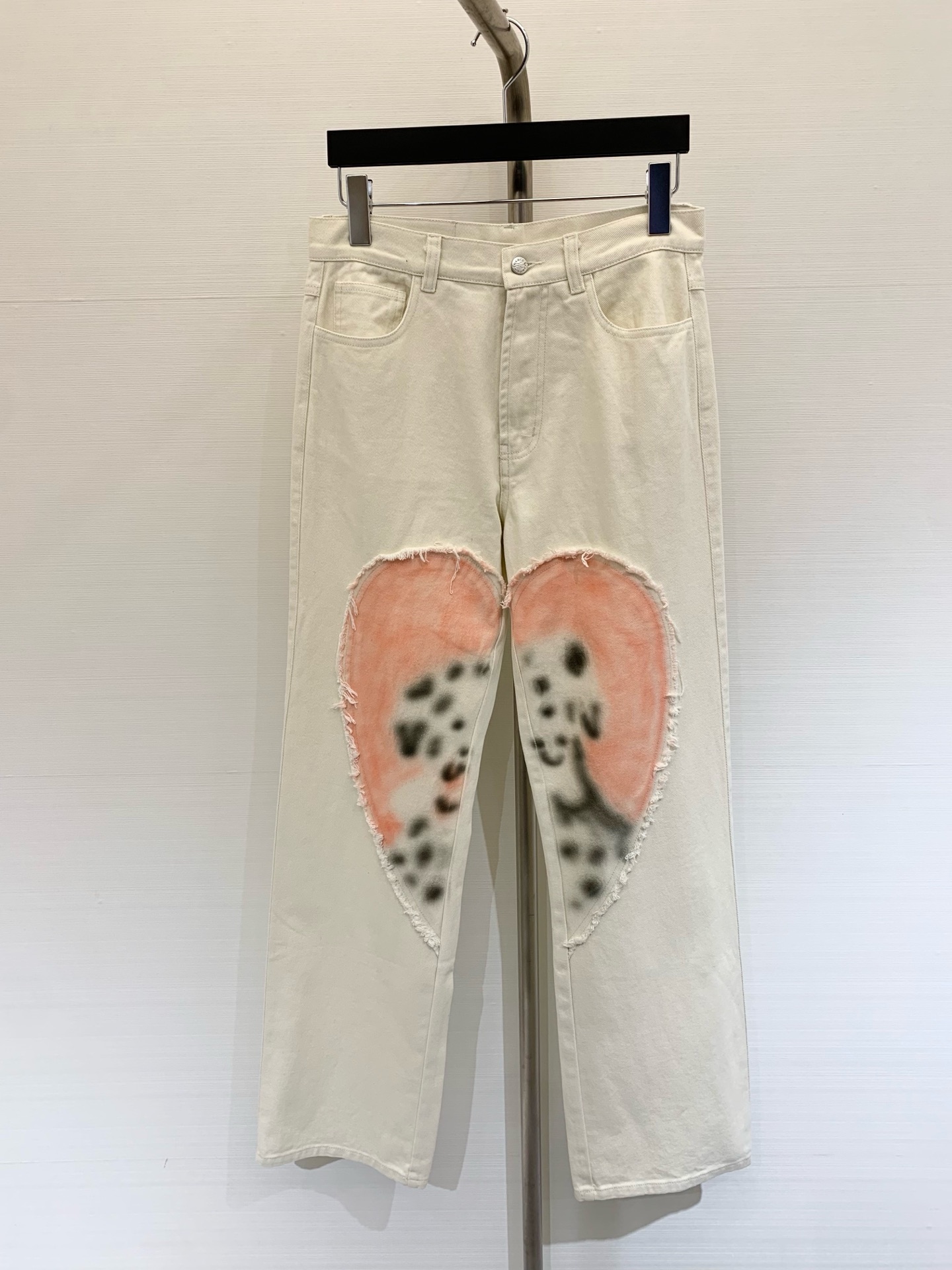 NO:328281,New spring and summer style love puppy beige hairy jeans love hairy design high version size, jeans, alexander wang19860909春夏新款 爱心小狗米黄色磨毛牛仔裤 爱心磨毛设计 高版本 码数,,jeans,alexander wang,Women's clothing