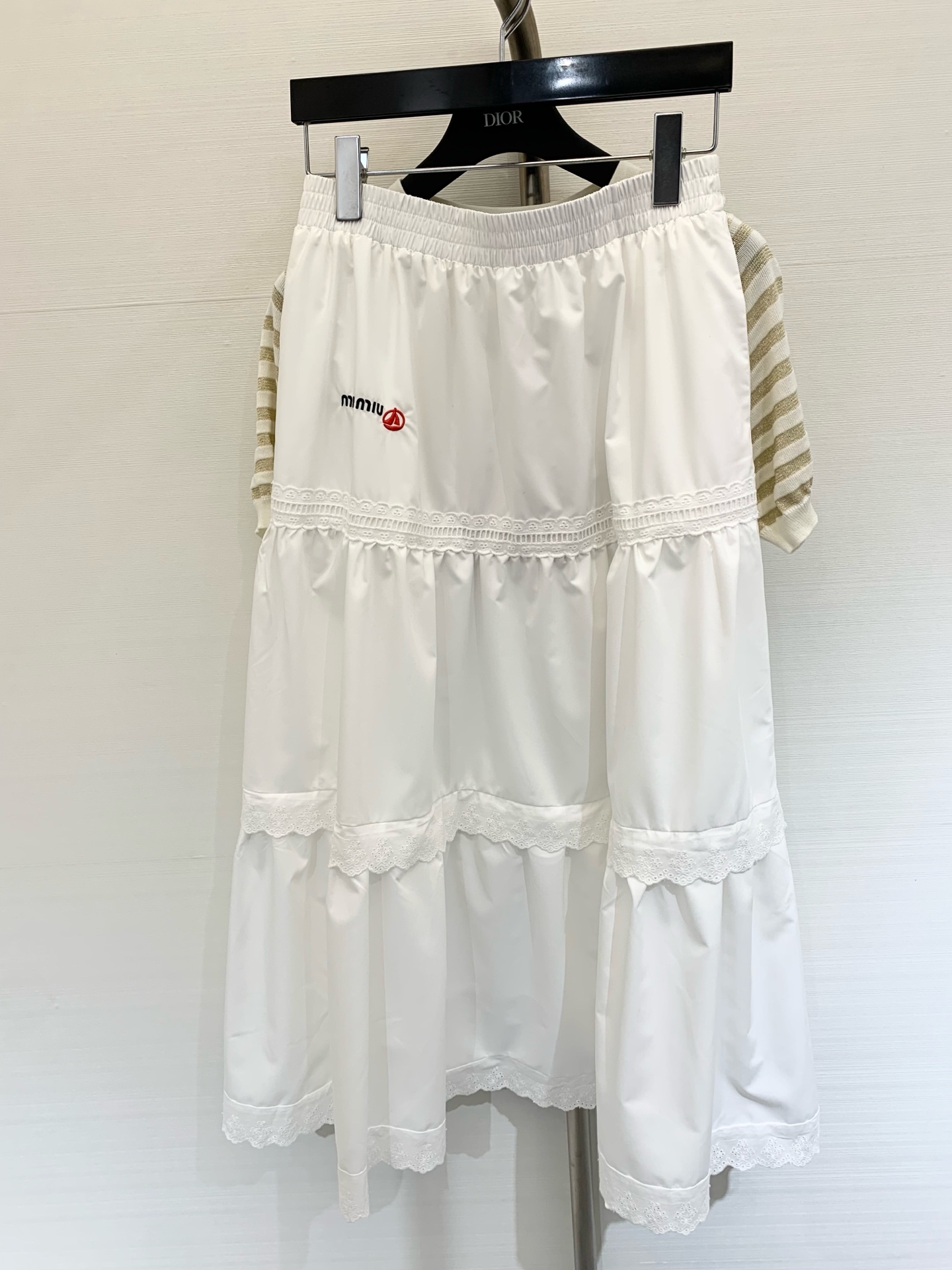 NO:331851,* New summer style embroidered lace skirt, letter embroidery design, double-layer lace splicing design, very effective upper body, age-reducing temperament Color black white Size number, skirts, alexander wang19860909*  夏季新款 刺绣花边半裙,字母绣花设计,双层花边拼接设计,上身非常有的效果,减龄气质 颜色黑色 白色 码数,,skirts,alexander wang,Women's clothing