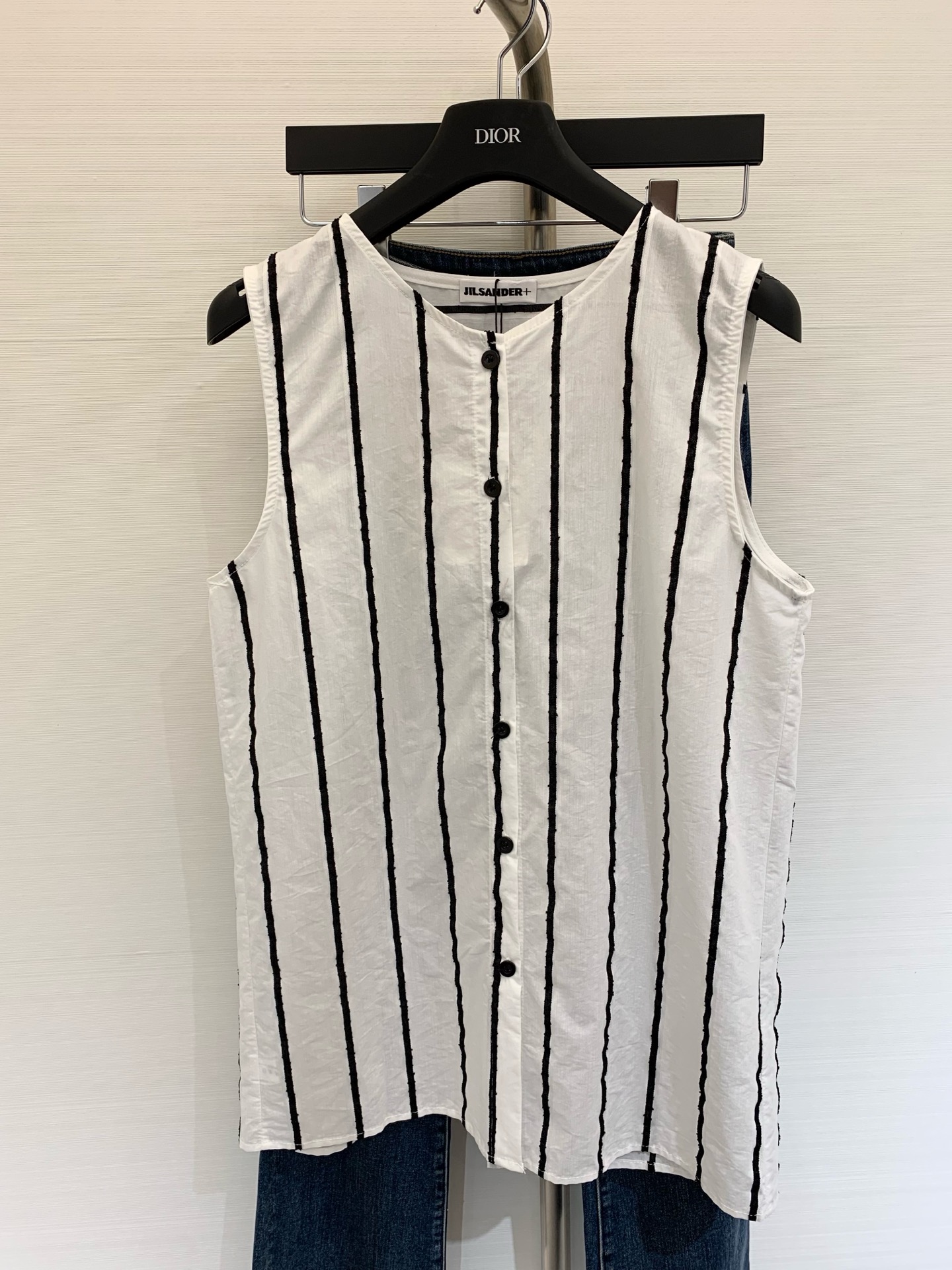 NO:331884,New summer style, Tennis linen striped vest, striped control must-have, the inner vest or shirt is very good, the upper body is very lazy and casual, size, alexander wang19860909夏季新款 天丝亚麻条纹马甲 条纹控必入款 内搭背心或者恤都非常不错 上身很慵懒随意 码数,,alexander wang,Women's clothing