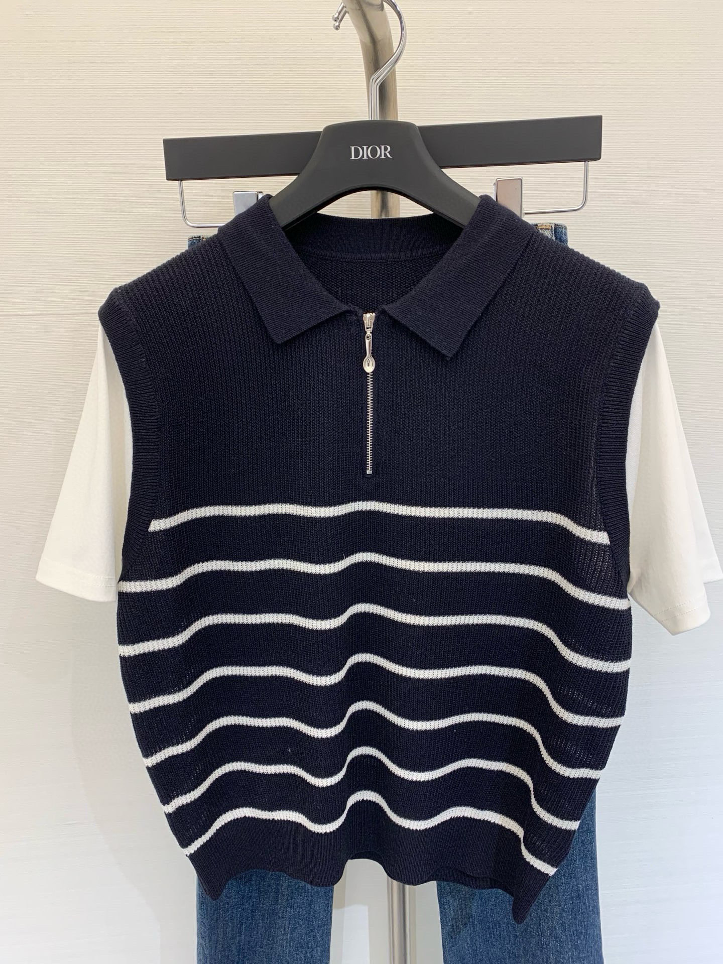 NO:412654,New summer style, spliced ​​fake two-piece knitted short sleeves, thin design is very suitable for summer, four-point positioning behind the back highlights the brand tone, simple and high-end color gray, hidden blue, code number, T-shirt, alexander wang19860909夏季新款 拼接假两件针织短袖 薄款设计非常适合夏天 背后四点定位彰显品牌调性 简约又高级 颜色灰色 藏蓝 码数,,T-shirt,alexander wang,Women's clothing