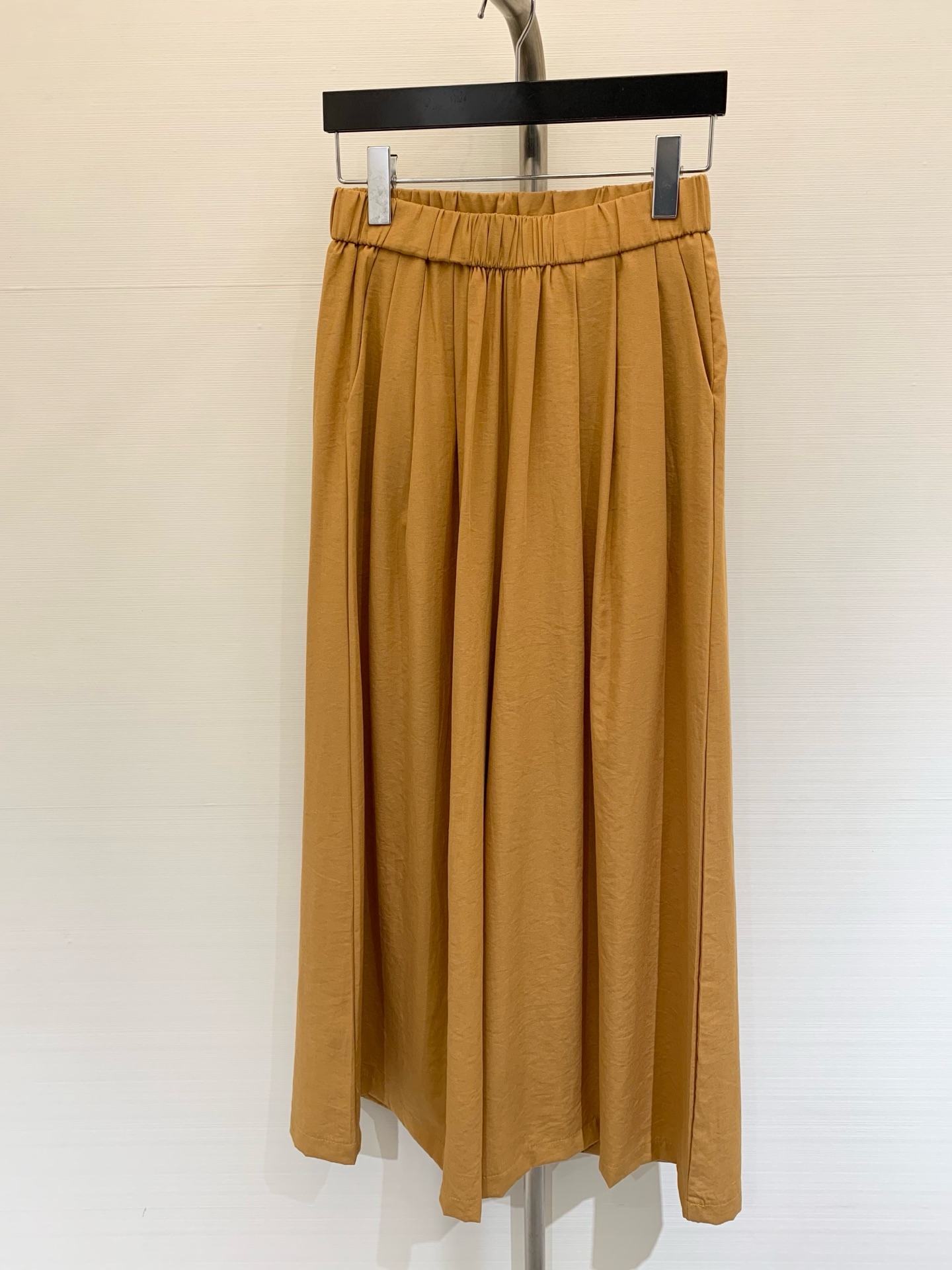NO:413783,TheRow 2025 Summer must-have Loose wide-leg casual cotton and linen trousers using imitation cotton and linen fabric Elastic waist and high waist design Create a unique skirt style The upper body is lazy and simple, and the atmosphere is easy to grasp, allowing you to easily become the focus of the street. Size SM, skirts, alexander wang19860909TheRow 2025 夏日必备 宽松阔腿休闲棉麻长裤 采用仿棉麻面料 松紧腰头高腰设计 打造独特的裙裤款式 上身慵懒简约 氛围感轻松拿捏 让你轻松成为街头焦点 码数SM,,skirts,alexander wang,Women's clothing