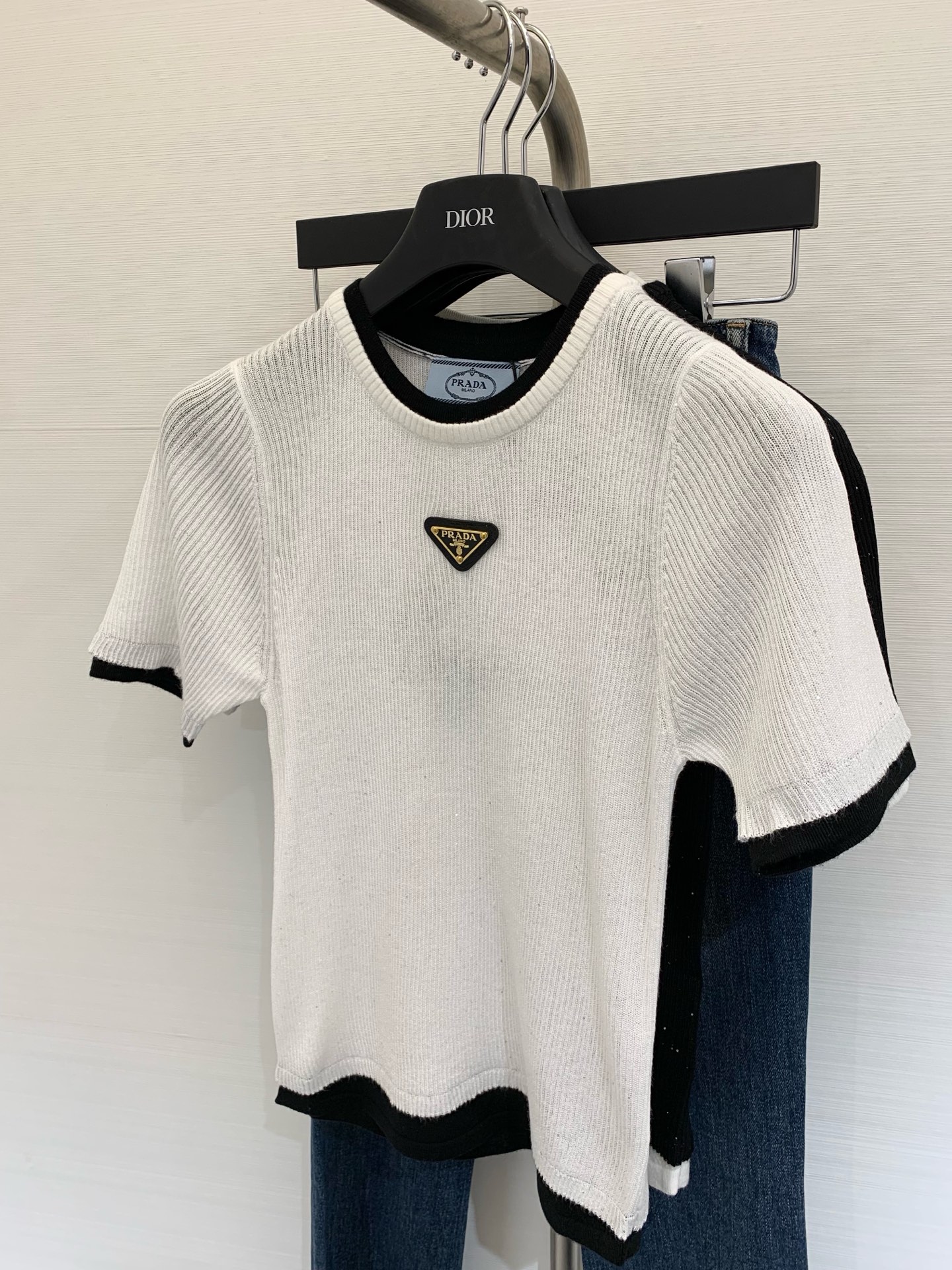 NO:418877,New summer style, inverted triangle ▽ round neck knitted short sleeves, custom fabric breathable, design embellishment!  High-level atmosphere on the upper body. Number of codes//, T-shirt,alexander wang19860909夏季新款 倒三角▽圆领针织短袖 定制面料透气 设计修饰点缀！上身高级氛围感 码数//,,T-shirt,alexander wang,Women's clothing