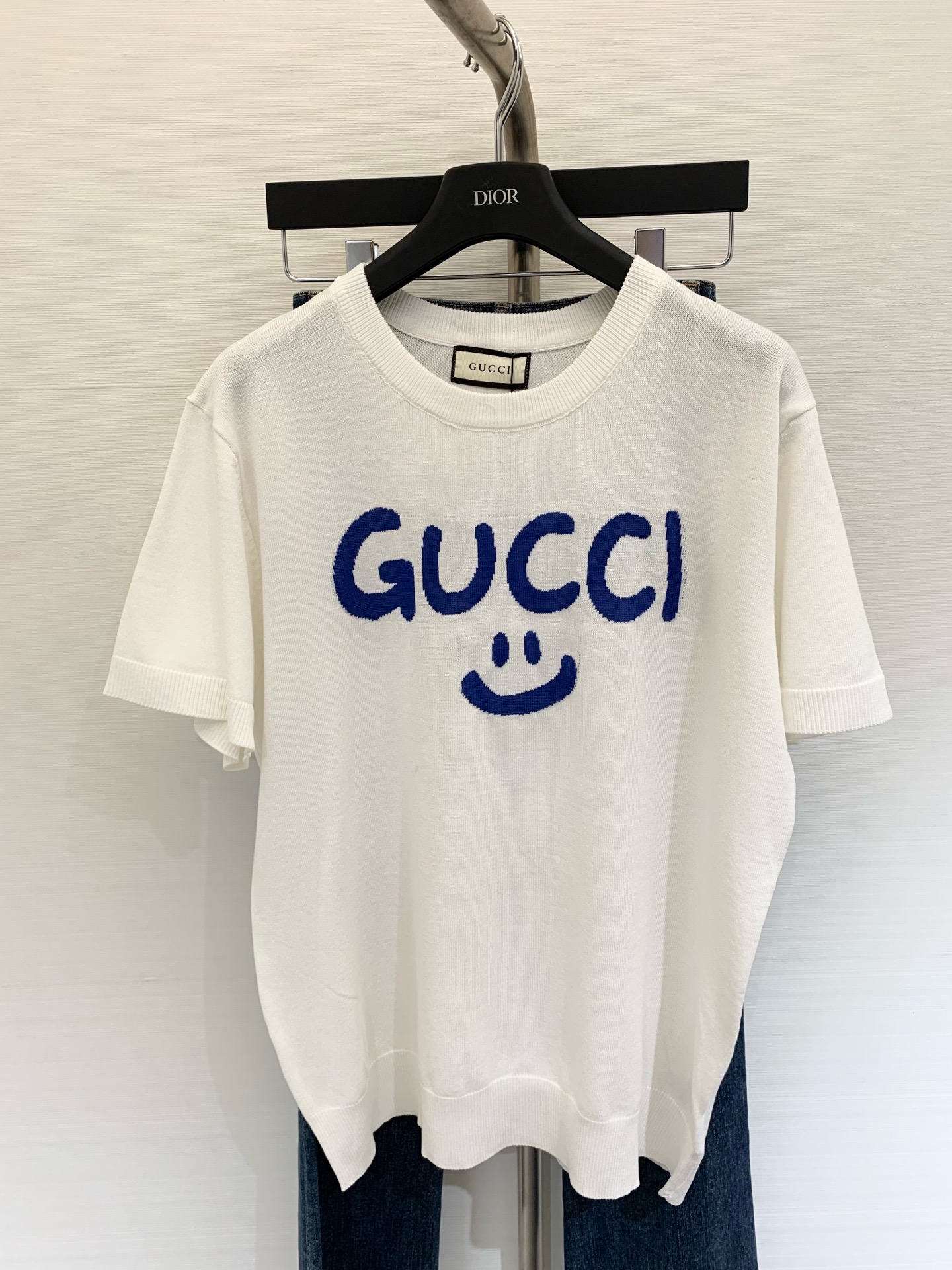 NO:418896,New early spring style knitted short-sleeved blue logo embellishment, upper body temperament makes you look slim Size //, T-shirt, alexander wang19860909早春新款 针织短袖 蓝色logo装饰点缀 上身氣質显瘦 码数//,,T-shirt,alexander wang,Women's clothing