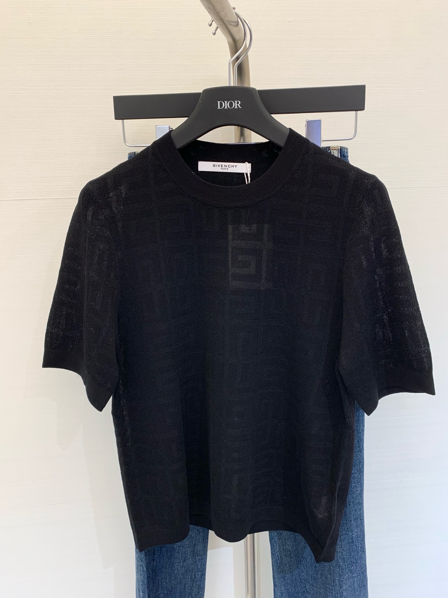 NO:420853,New summer style round neck knitted short sleeves made of wool mulberry silk blend fabric. The upper body is cool, silky and breathable. Color white. Black. Size, T-shirt, alexander wang.19860909夏季新款 圆领针织短袖 采用羊毛桑蚕丝混纺面料 上身冰爽丝滑透气 颜色白色 黑色 码数,,T-shirt,alexander wang,Women's clothing