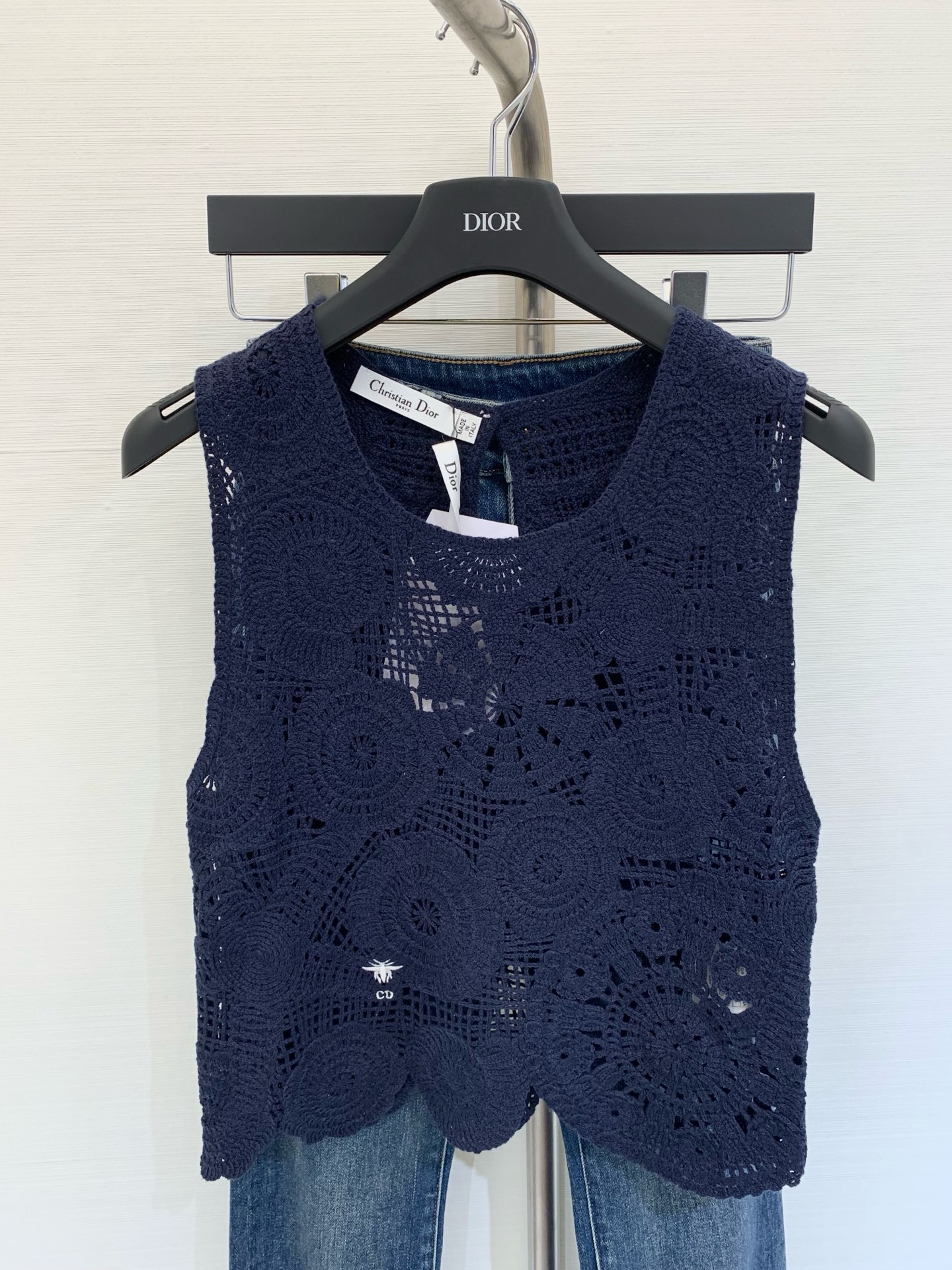 NO:417666,New two-color vest logo pattern embellishment, top body slim and fashionable color white, hidden blue, number of codes //,,alexander wang19860909新款二色背心 logo图案点缀修饰 上身顯瘦時尚 颜色白色 藏蓝 码数//,,alexander wang,Women's clothing