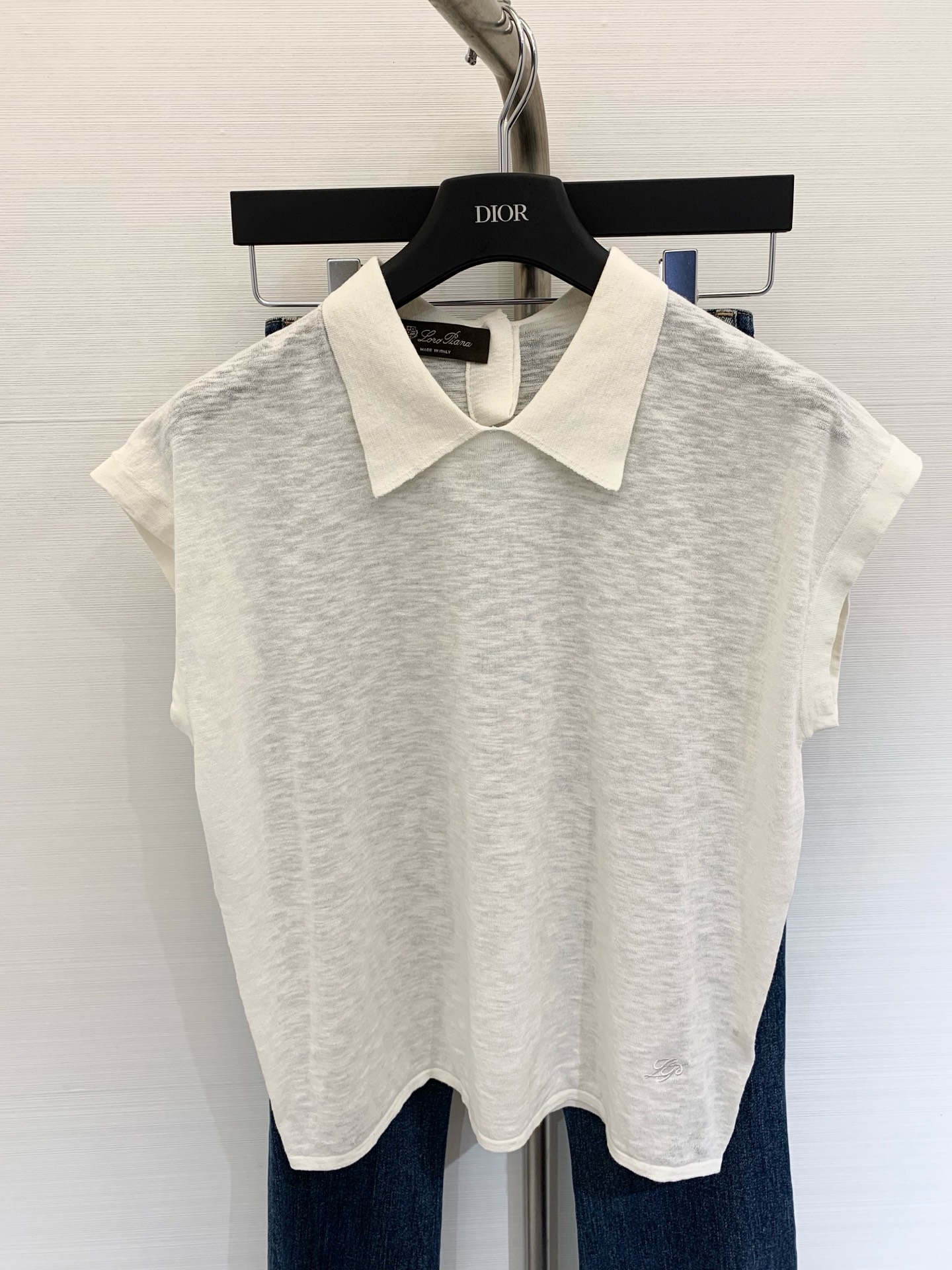 NO:420686,Vacation series Lapel style sweater Linen blend fabric Thin and transparent super comfortable High-end items at a glance Color orange powder Apricot white Size number, Alexander wang19860909度假系列 翻领版型针织衫 亚麻混纺面料 薄透超级舒适 一眼高级单品 颜色橘粉 杏白 码数,,alexander wang,Women's clothing