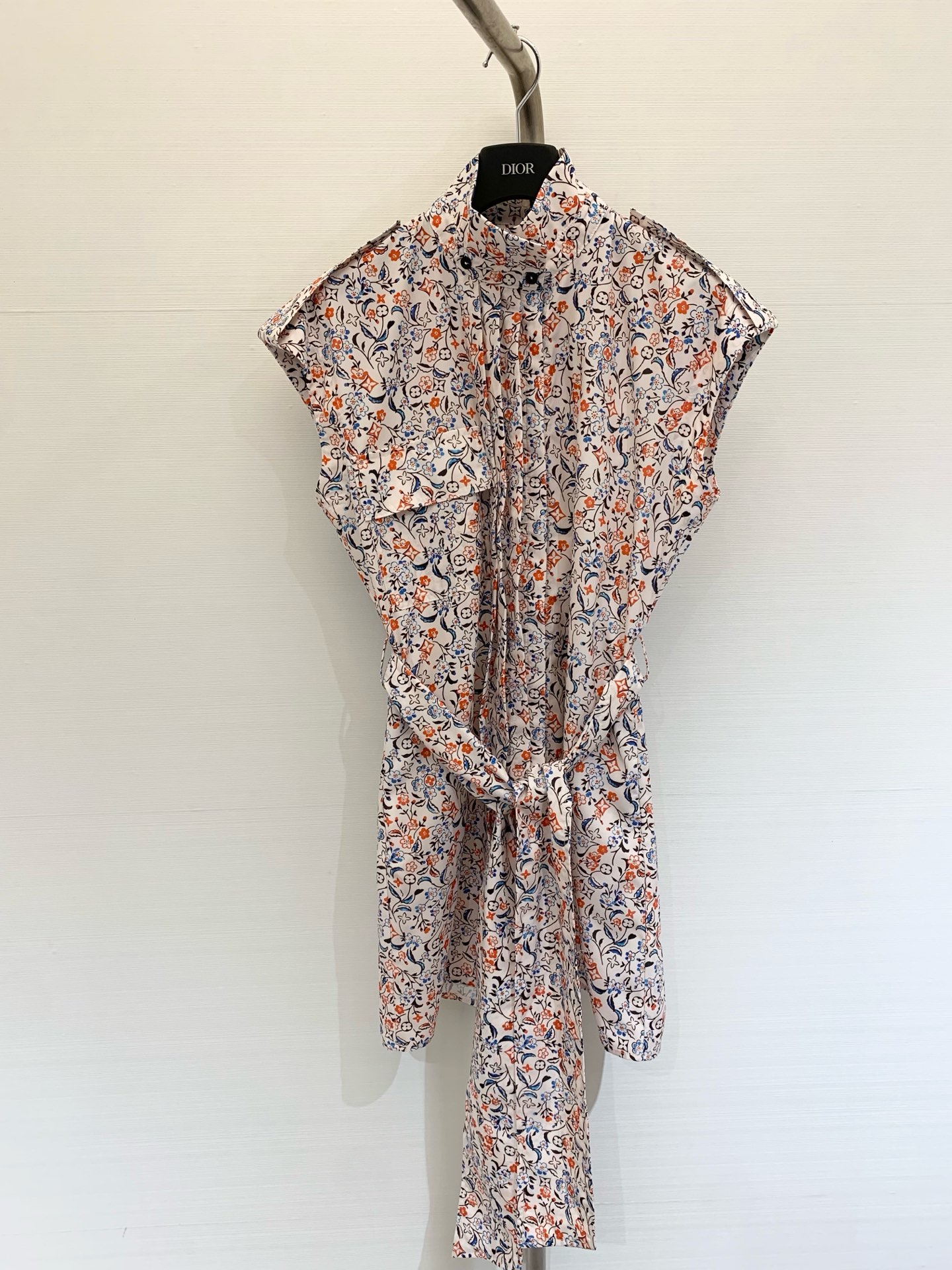 NO:426855,* Latest style flower printed belt dress with polyester fabric, high-quality texture, not easy to wrinkle, belt easily shrinks waist and makes it look slimming High-quality Size, Skirts, Alexander wang19860909*  最新款 花朵印花腰带连衣裙 采用涤纶面料 质感高级不易皱 腰带轻松收腰显瘦 高级品质 码数,,skirts,alexander wang,Women's clothing
