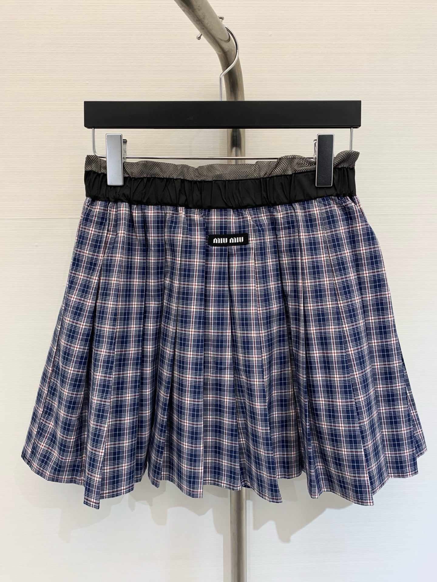 NO:429639,* Spring and summer series Blues plaid short skirt, customized breathable mesh pleated lace design, sweet and cool, sports and age-reducing outfit. Positioning black label embroidery enhances the brand style, the classic pleated and not picky style, the upper body looks huge and slim!  Customized colored woven worsted cotton fabric with excellent texture. Skirts, alexander wang19860909*  春夏系列 蓝调格纹短半裙 定制透气网布褶皱花边设计甜酷兼备运动减龄穿搭.定位黑标贴绣提升品牌格调,经典压褶不挑人版型上身巨显瘦！定制色织精纺纯棉面料质感超赞 码数,,skirts,alexander wang,Women's clothing