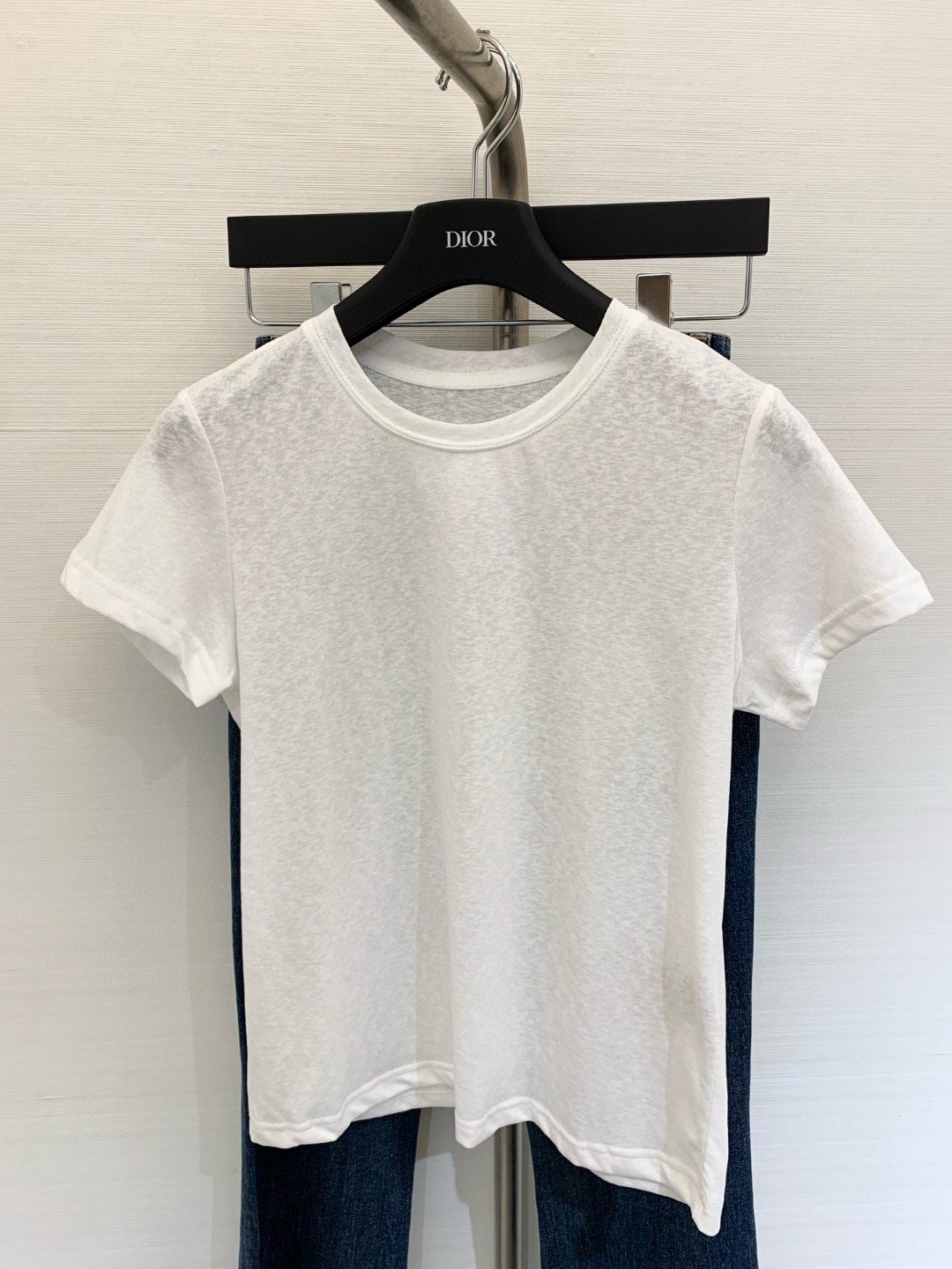 NO:433403,New summer style minimalist round neck slim shirt with letter contrasting design from behind, playful and cute, high-end simple items, color blue, white, size, alexander wang19860909夏季新款 极简圆领修身恤 背后缝制字母撞色设计 俏皮可爱 高级简约单品 颜色蓝色 白色 码数,,alexander wang,Women's clothing
