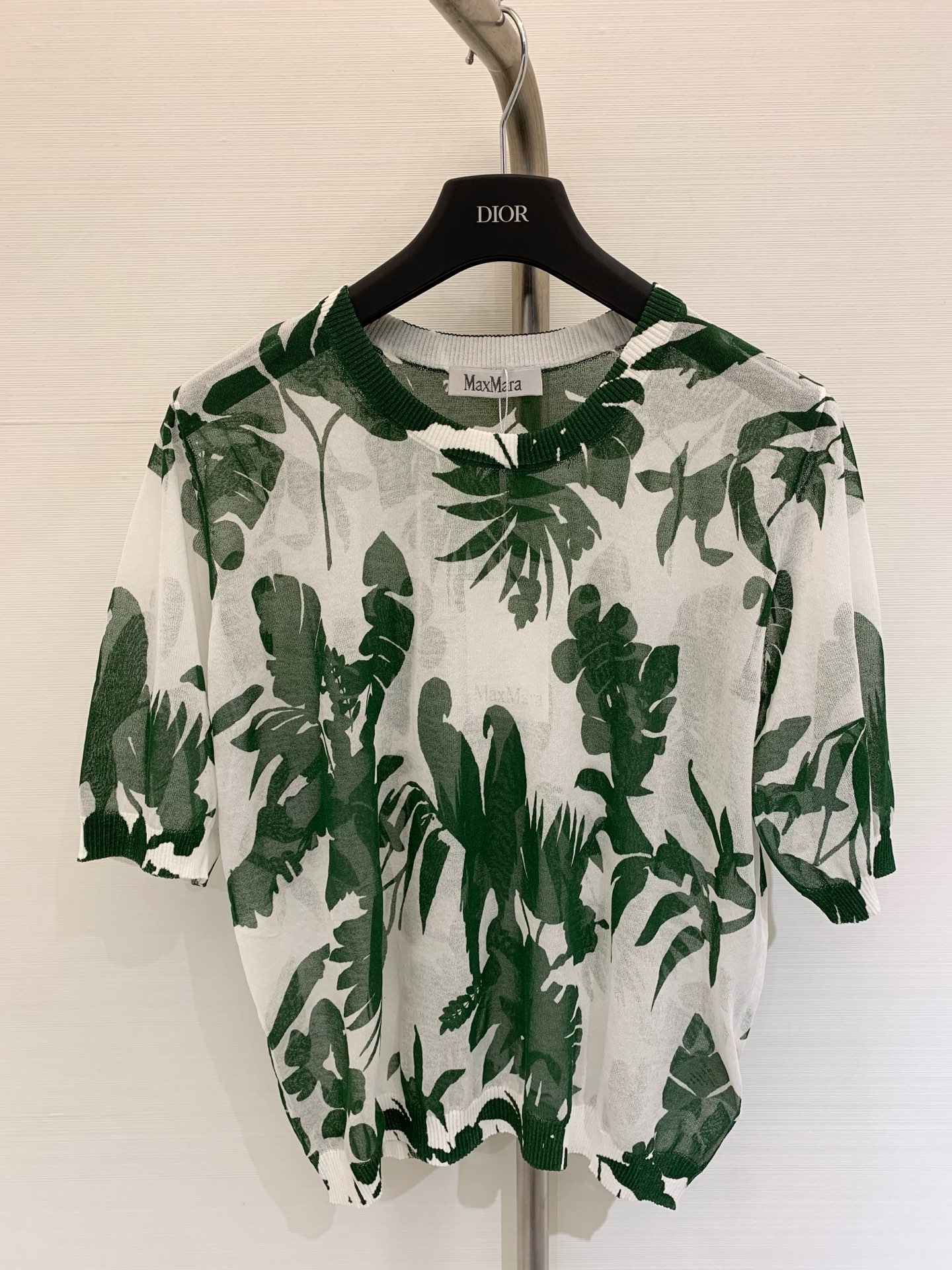 NO:433464,MaxMara 2025 Spring and Summer New Style Green Print Knitted Short Sleeve Top Customized 16-needle Knitted Cotton Blended Fabric Vacation Style Full SML, T-shirt, alexander wang19860909MaxMara 2025 春夏新款 绿色印花针织短袖上衣 定制16针针织棉类混纺面料 度假风拉满 码数SML,,T-shirt,alexander wang,Women's clothing