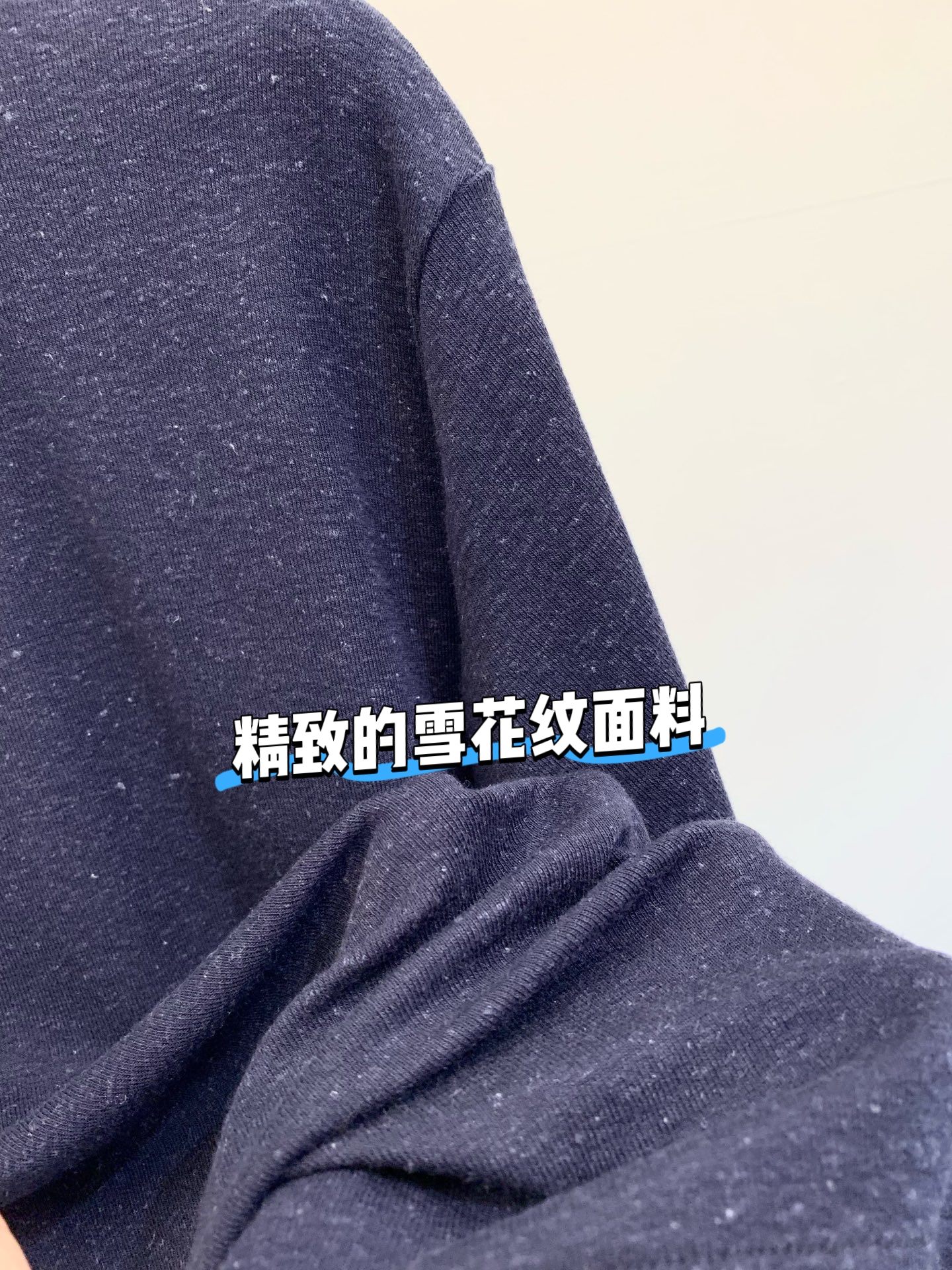 𝐋𝐏 
𝟐𝟎𝟐𝟓 新款 “国王的礼物” 𝐏𝐨𝐥𝐨领针织短袖 这款随性精致单品，拥抱舒适与时尚 采用雪花纹