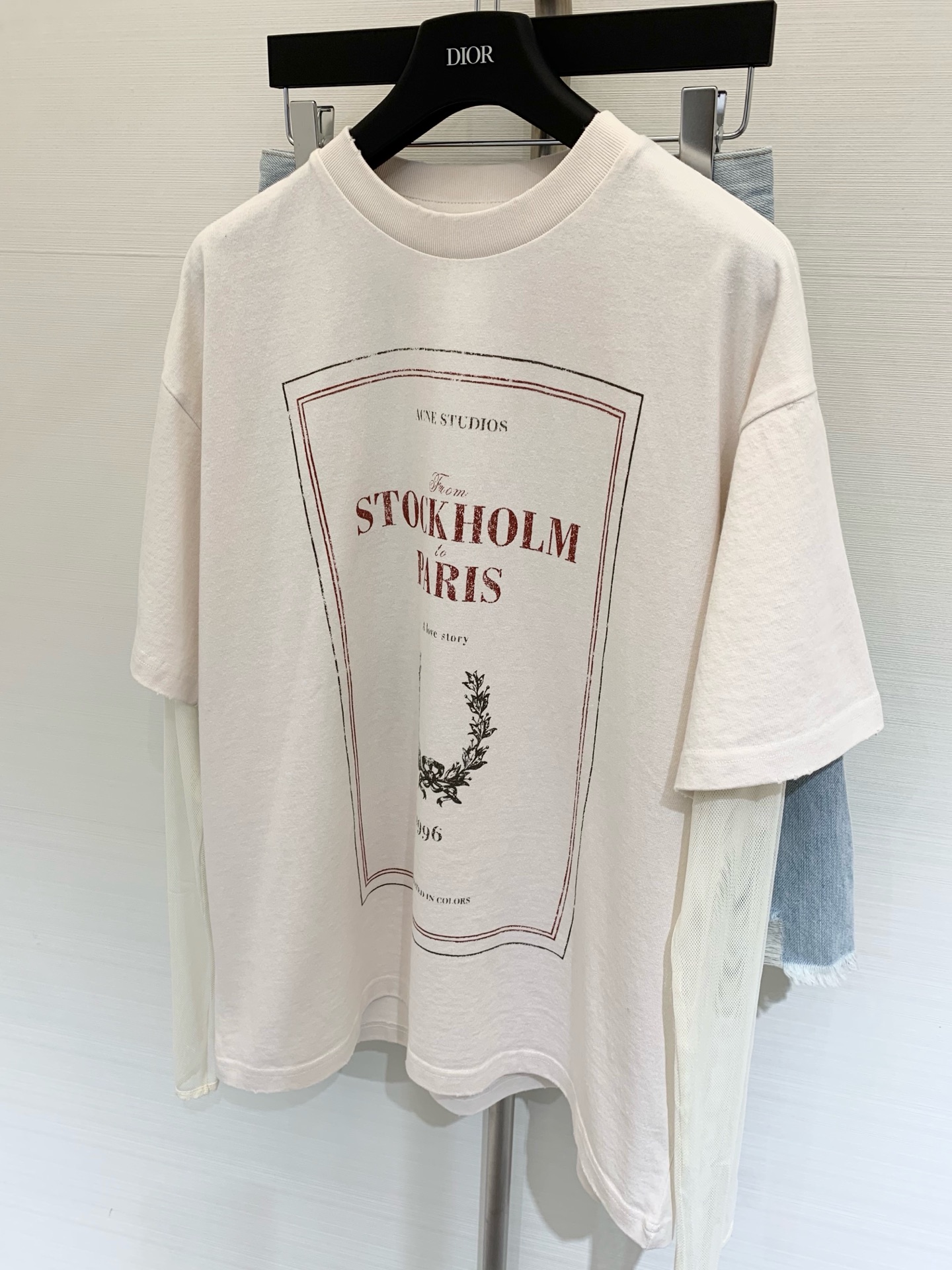 𝐀𝐜𝐧𝐞𝐬𝐭𝐮𝐝𝐢𝐨𝐬 
𝟐𝟎𝟐𝟓 早秋新款 网布长袖印花上衣 
码数：𝐒𝐌𝐋 
