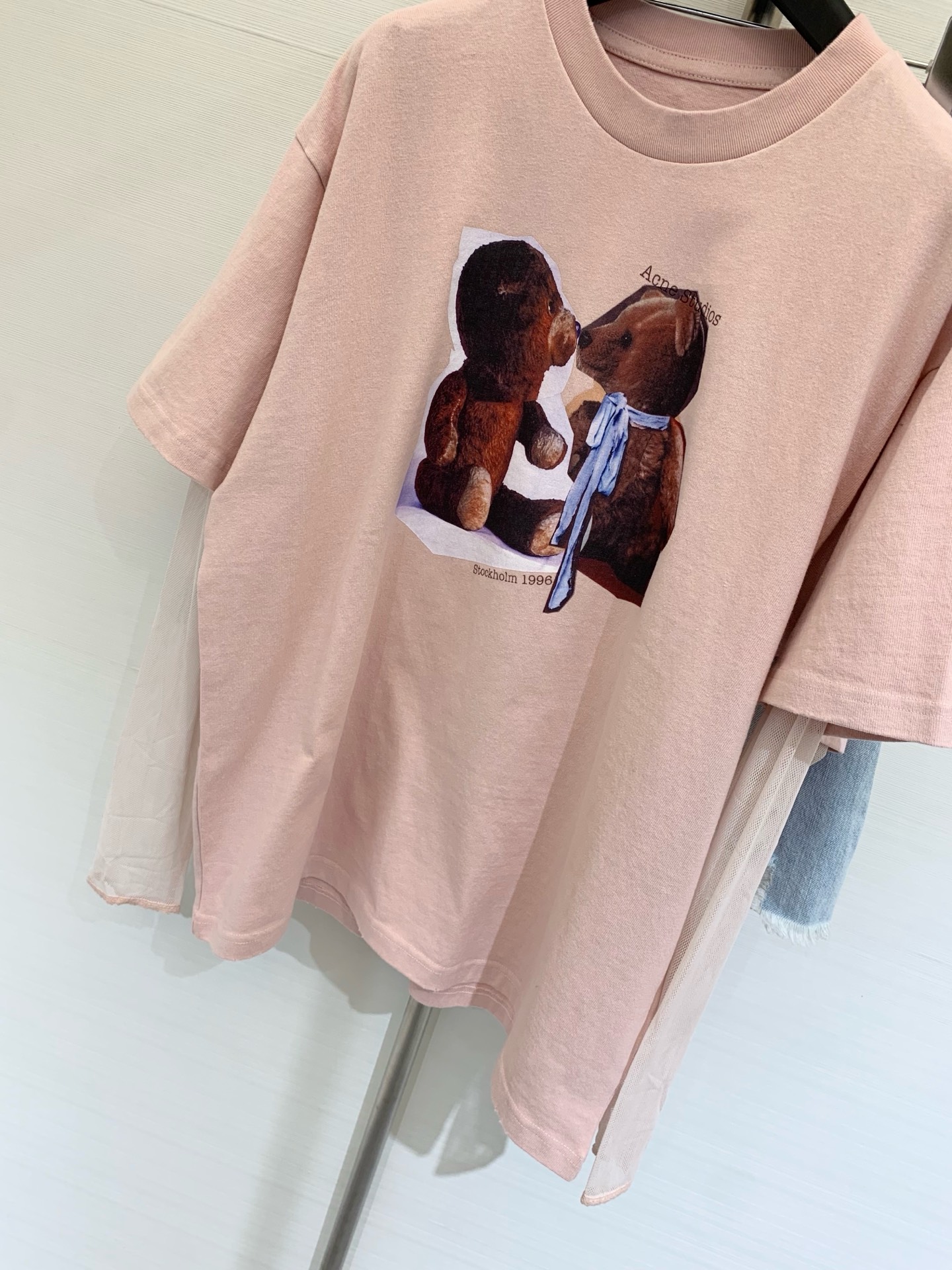 𝐀𝐜𝐧𝐞𝐬𝐭𝐮𝐝𝐢𝐨𝐬 
𝟐𝟎𝟐𝟓 早秋新款 网布长袖印花上衣 
码数：𝐒𝐌𝐋 
