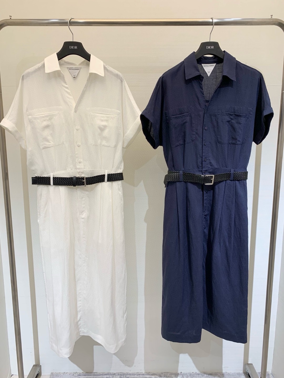 𝐁𝐕 
𝟐𝟎𝟐𝟓 夏季新款 棉麻腰带短袖连衣裙 定制𝐘𝐁棉麻材质 质感舒适透气 搭配菱格皮质腰带 勾勒腰