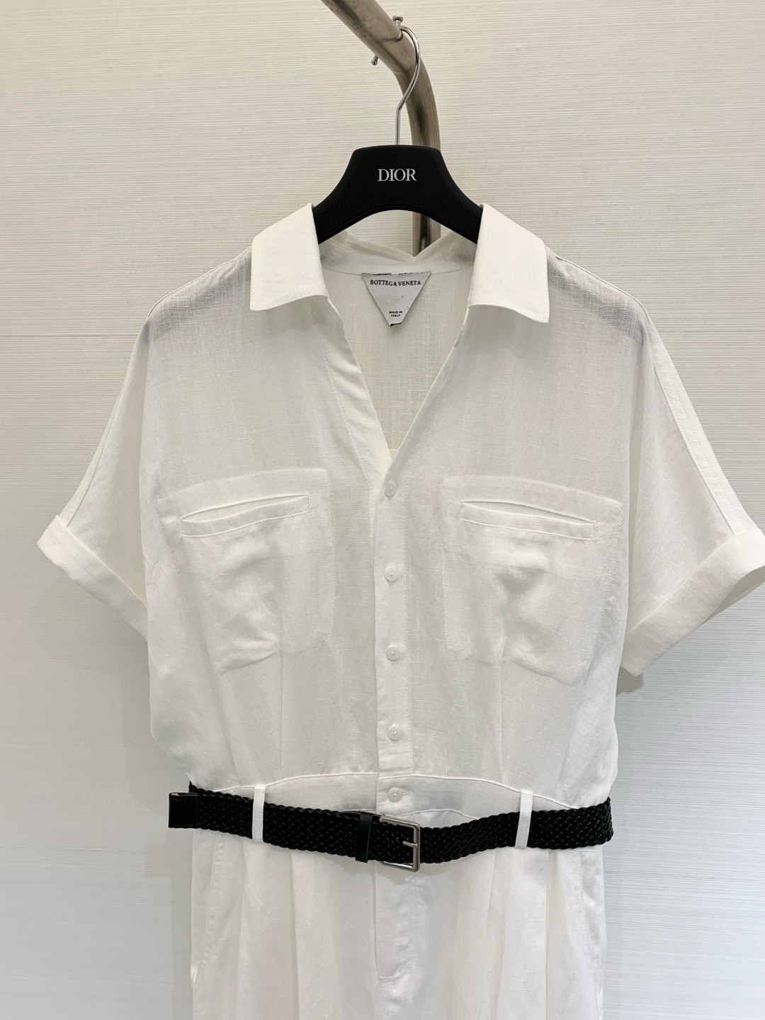 𝐁𝐕 
𝟐𝟎𝟐𝟓 夏季新款 棉麻腰带短袖连衣裙 定制𝐘𝐁棉麻材质 质感舒适透气 搭配菱格皮质腰带 勾勒腰
