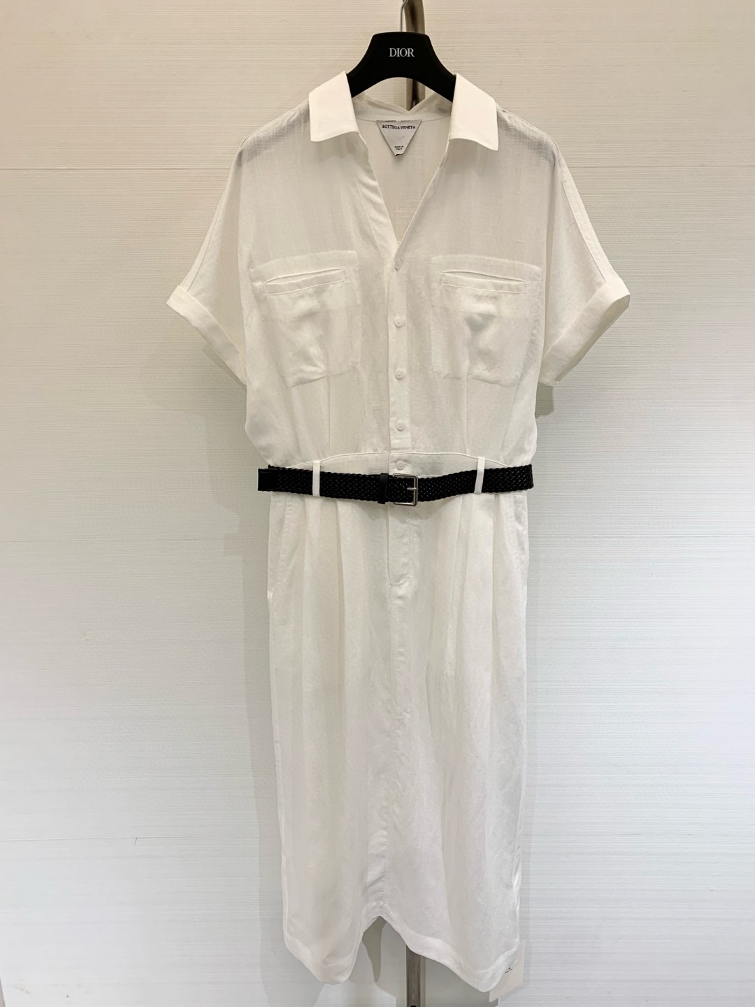 𝐁𝐕 
𝟐𝟎𝟐𝟓 夏季新款 棉麻腰带短袖连衣裙 定制𝐘𝐁棉麻材质 质感舒适透气 搭配菱格皮质腰带 勾勒腰