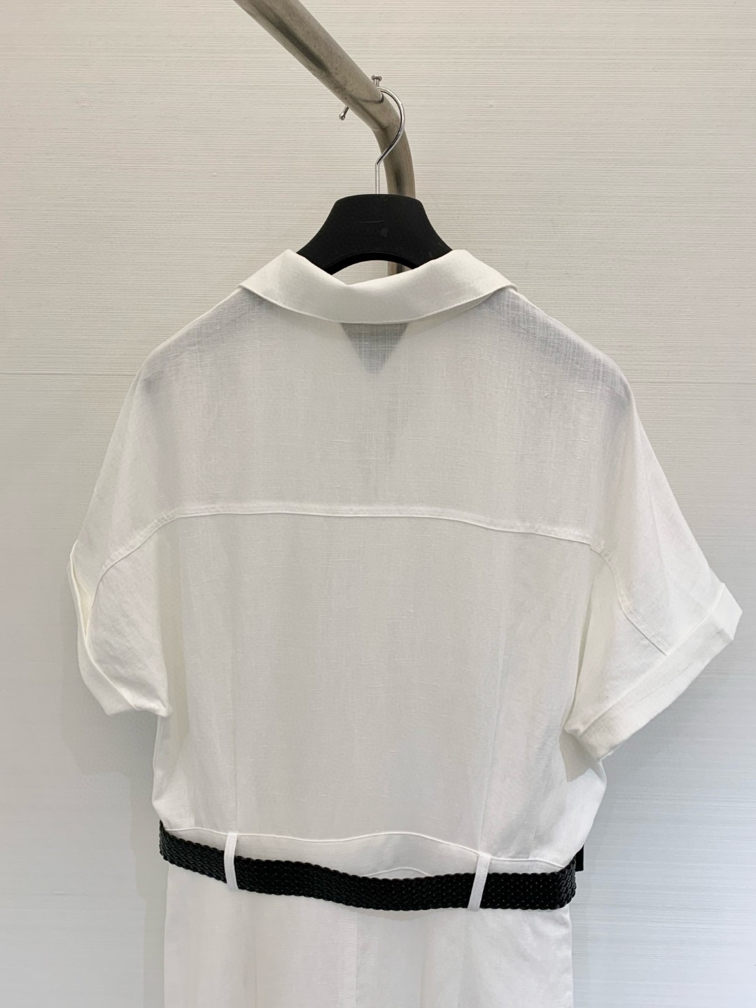 𝐁𝐕 
𝟐𝟎𝟐𝟓 夏季新款 棉麻腰带短袖连衣裙 定制𝐘𝐁棉麻材质 质感舒适透气 搭配菱格皮质腰带 勾勒腰
