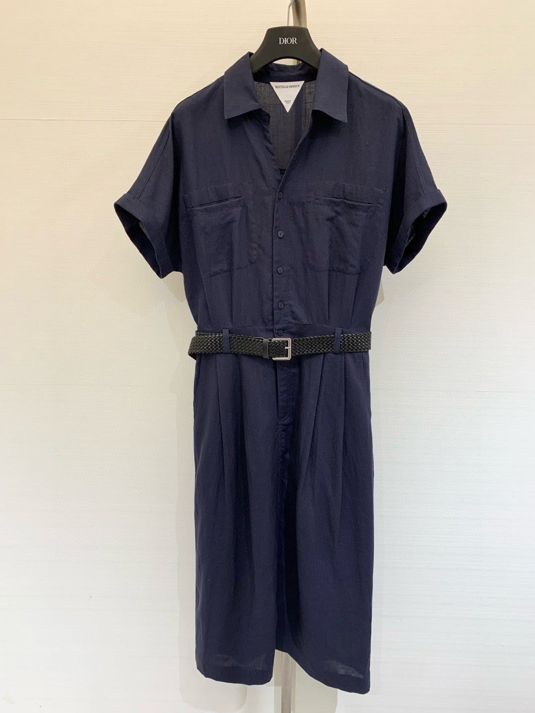 𝐁𝐕 
𝟐𝟎𝟐𝟓 夏季新款 棉麻腰带短袖连衣裙 定制𝐘𝐁棉麻材质 质感舒适透气 搭配菱格皮质腰带 勾勒腰