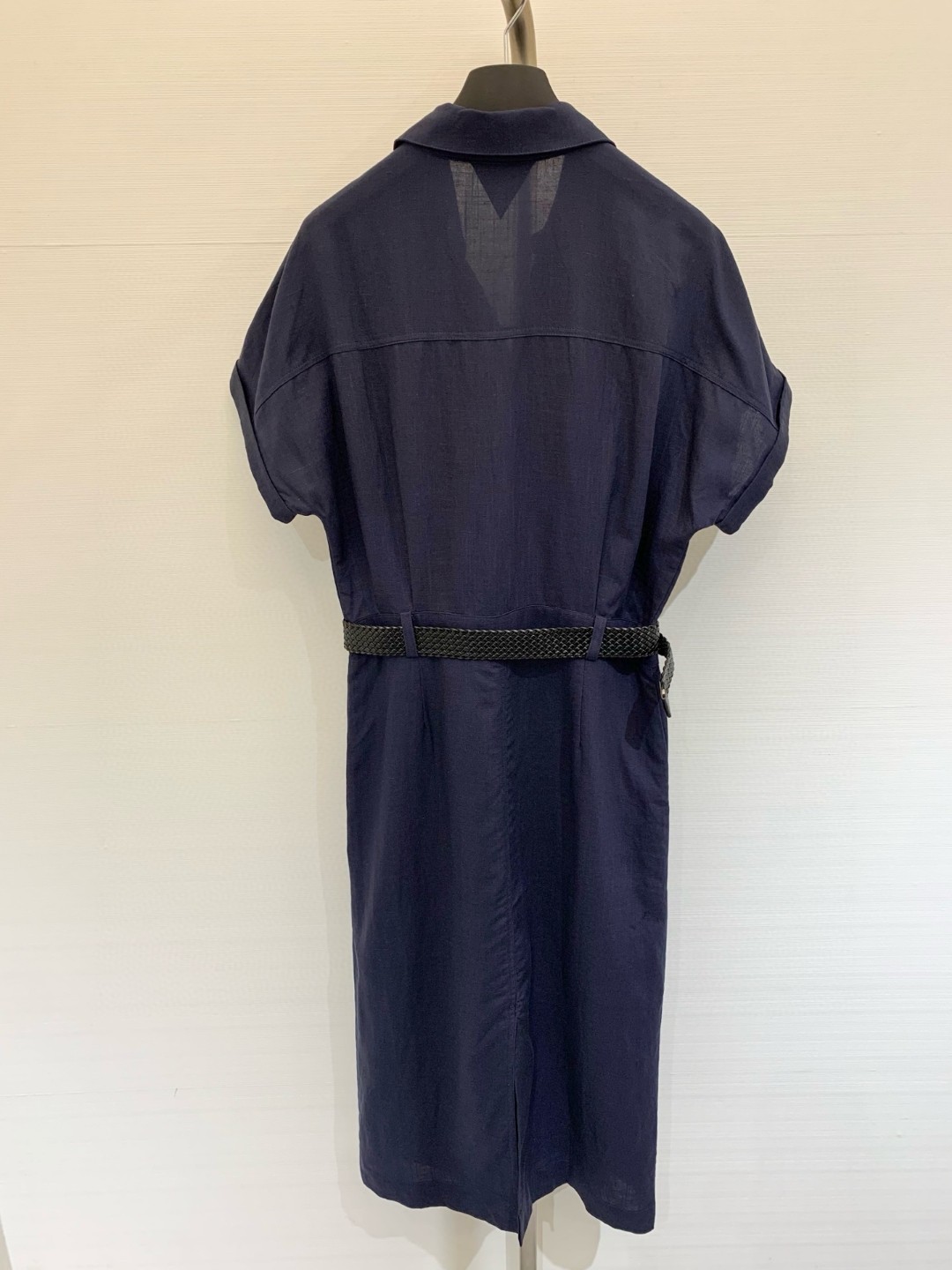 𝐁𝐕 
𝟐𝟎𝟐𝟓 夏季新款 棉麻腰带短袖连衣裙 定制𝐘𝐁棉麻材质 质感舒适透气 搭配菱格皮质腰带 勾勒腰