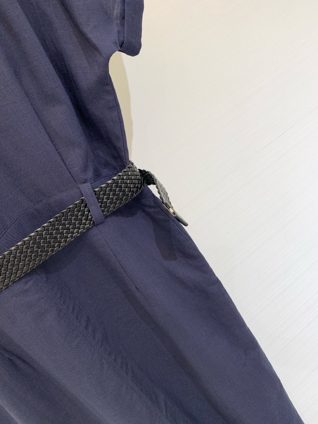 𝐁𝐕 
𝟐𝟎𝟐𝟓 夏季新款 棉麻腰带短袖连衣裙 定制𝐘𝐁棉麻材质 质感舒适透气 搭配菱格皮质腰带 勾勒腰