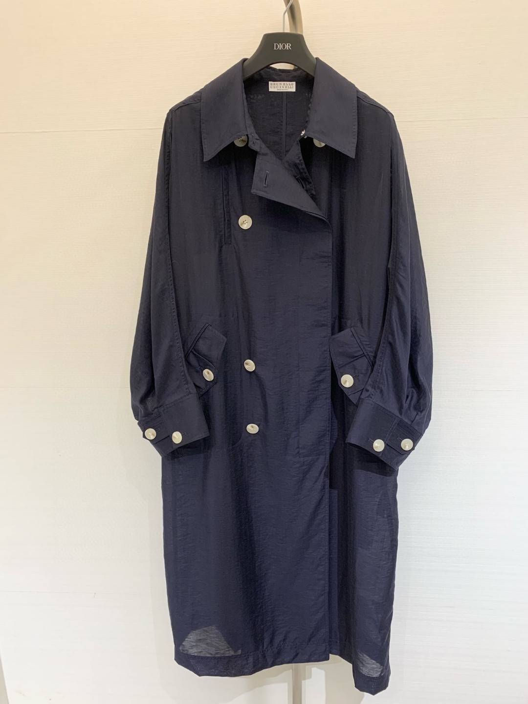 𝐁𝐂 
𝟐𝟎𝟐𝟓 夏季新款 工装风棉麻混纺防晒风衣 宽松版型不挑人 定制轻薄棉麻混纺面料 结合工装与风衣