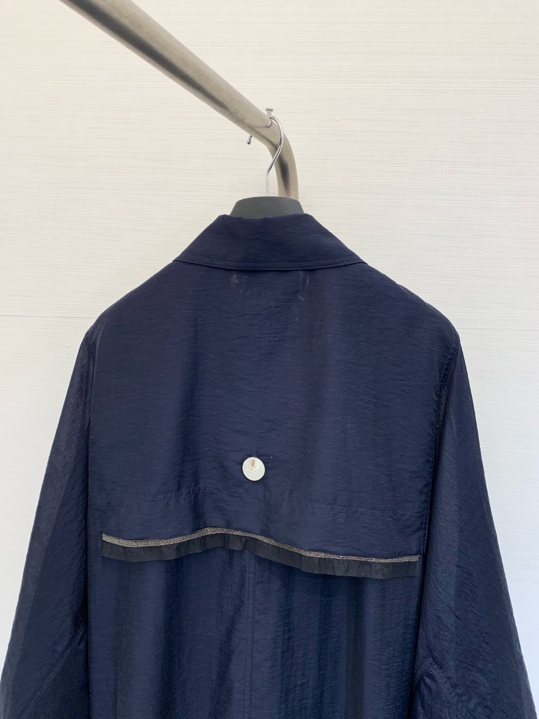 𝐁𝐂 
𝟐𝟎𝟐𝟓 夏季新款 工装风棉麻混纺防晒风衣 宽松版型不挑人 定制轻薄棉麻混纺面料 结合工装与风衣