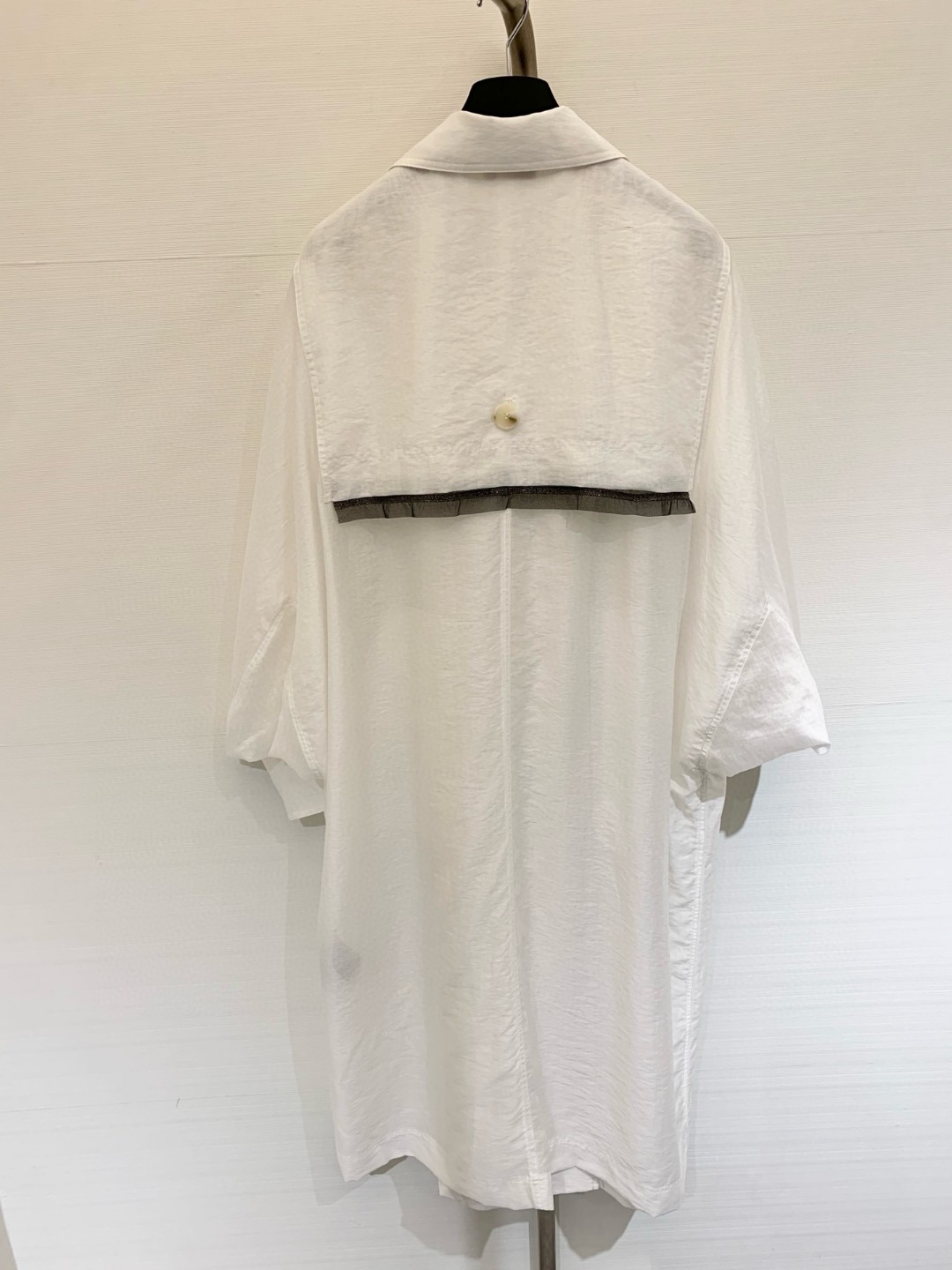 𝐁𝐂 
𝟐𝟎𝟐𝟓 夏季新款 工装风棉麻混纺防晒风衣 宽松版型不挑人 定制轻薄棉麻混纺面料 结合工装与风衣