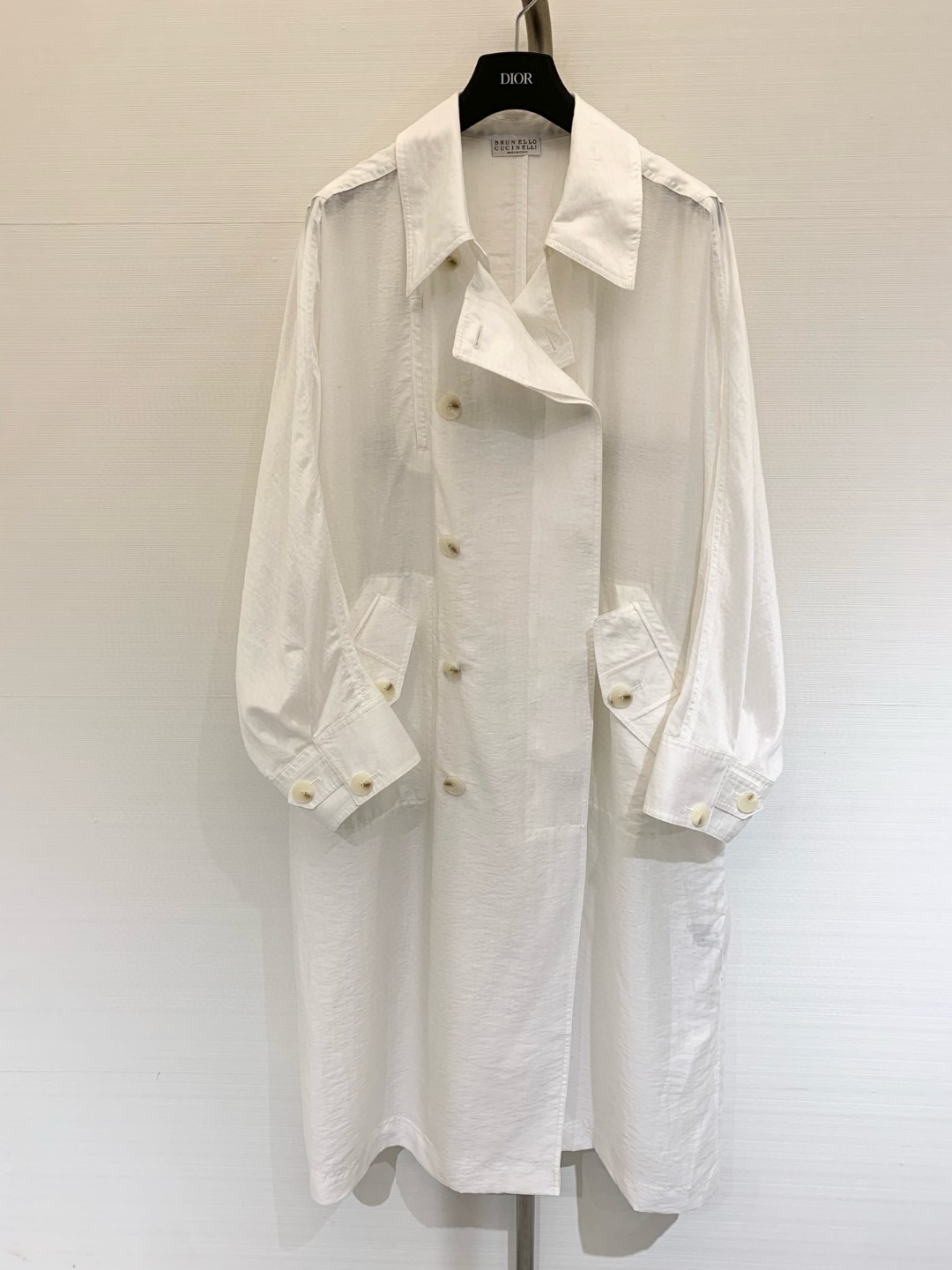 𝐁𝐂 
𝟐𝟎𝟐𝟓 夏季新款 工装风棉麻混纺防晒风衣 宽松版型不挑人 定制轻薄棉麻混纺面料 结合工装与风衣