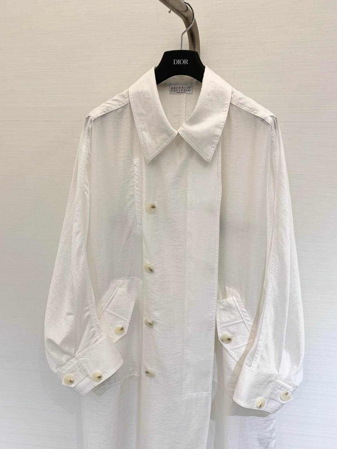 𝐁𝐂 
𝟐𝟎𝟐𝟓 夏季新款 工装风棉麻混纺防晒风衣 宽松版型不挑人 定制轻薄棉麻混纺面料 结合工装与风衣