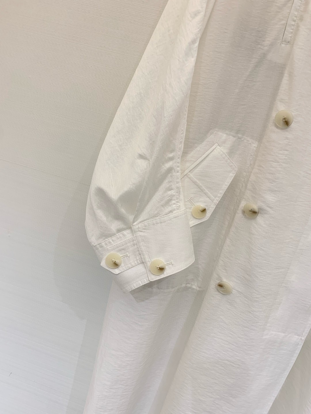 𝐁𝐂 
𝟐𝟎𝟐𝟓 夏季新款 工装风棉麻混纺防晒风衣 宽松版型不挑人 定制轻薄棉麻混纺面料 结合工装与风衣