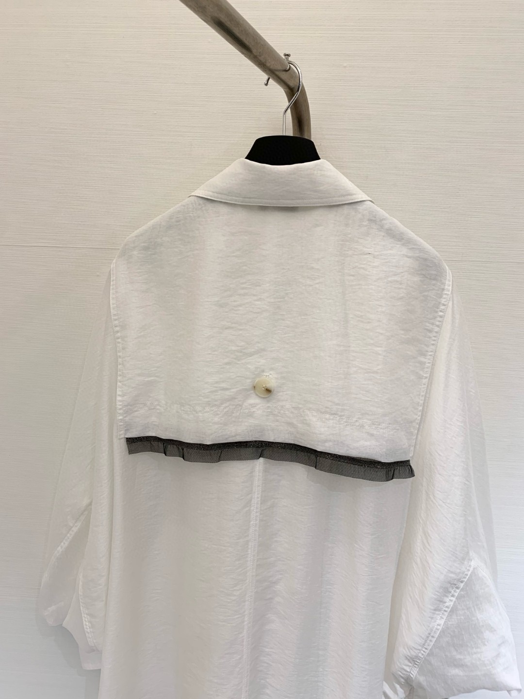 𝐁𝐂 
𝟐𝟎𝟐𝟓 夏季新款 工装风棉麻混纺防晒风衣 宽松版型不挑人 定制轻薄棉麻混纺面料 结合工装与风衣