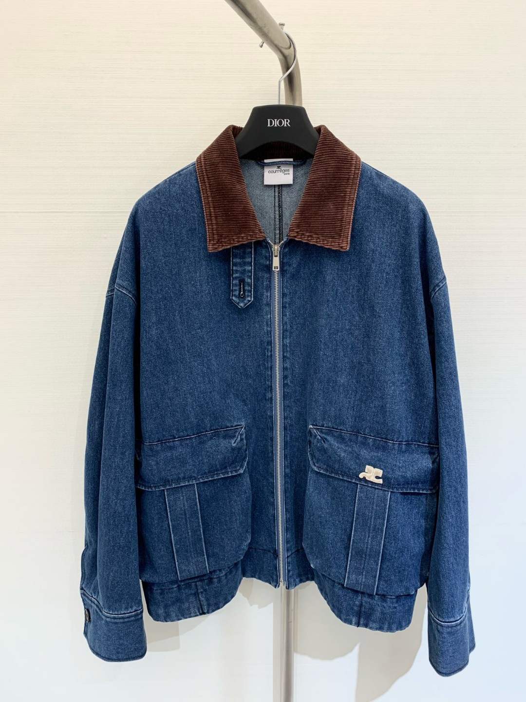 NO:451205,New summer style retro contrast collar wide version denim jacket, double pockets full of practicality, loose fit, slimming and age reduction, contrasting color layering, full of adjustment, code count, jackets & coats, alexander wang19860909夏季新款 复古撞色领阔版牛仔外套 双口袋实用性满满 宽松版型显瘦减龄 撞色叠穿搭配 满满的就是调调 码数,,jackets & coats,alexander wang,Women's clothing
