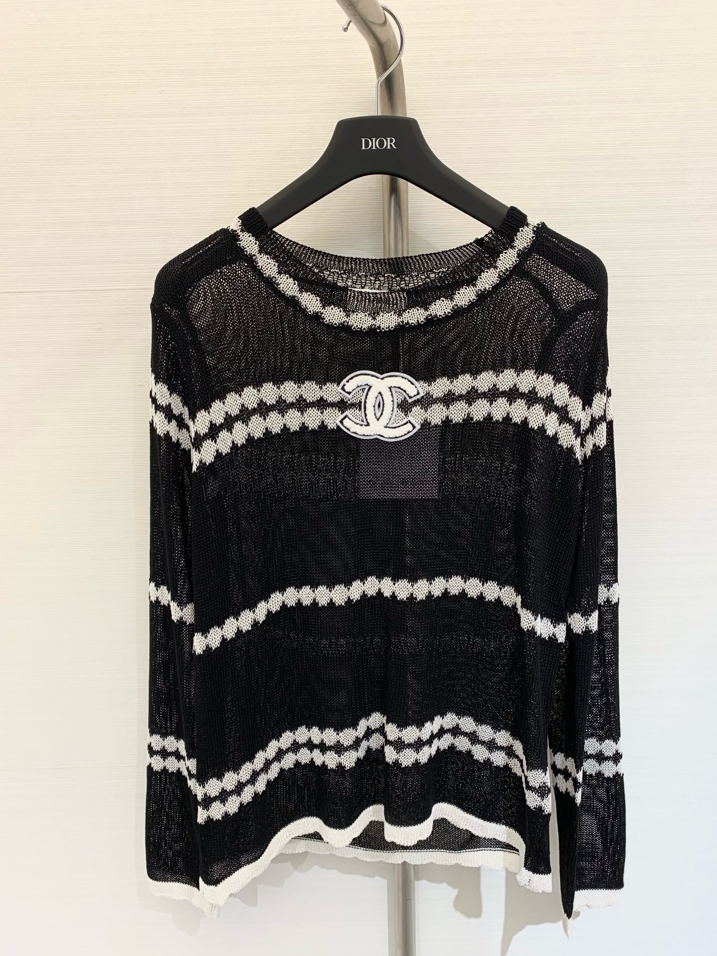NO:440394,Chanel new style hollow long sleeve logo embellishment and decoration, age-reducing upper body and versatile color //, chanel, alexander wang19860909Chanel 新款 镂空长袖 logo点缀修饰 减龄上身显瘦百搭 色 //,,chanel,alexander wang,Women's clothing