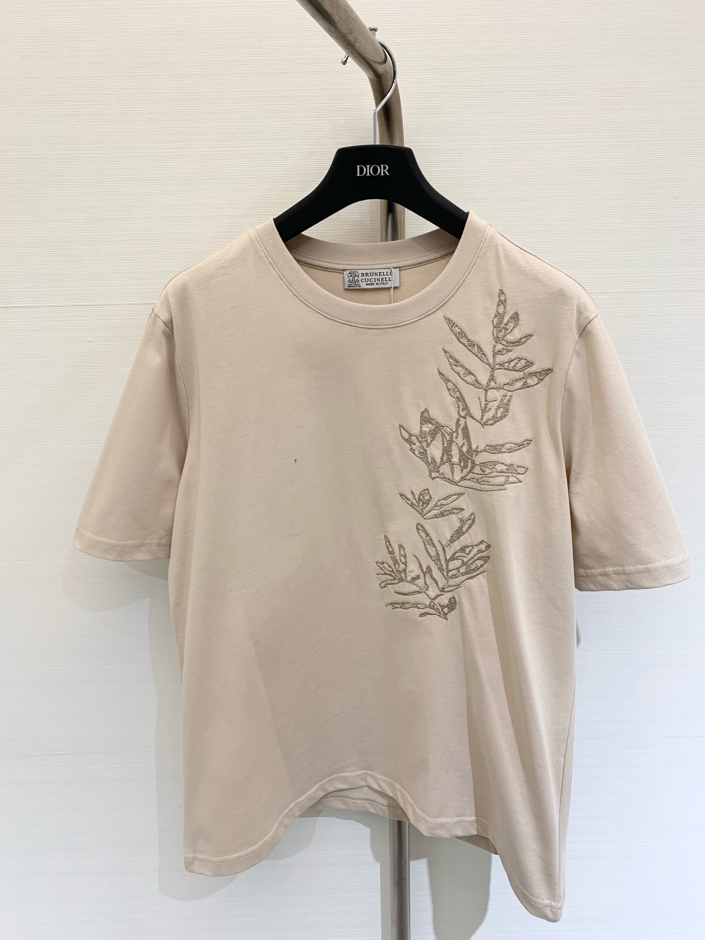 NO:443531,BC 2025ss new style sequin embroidered gold thread pattern round neck T-shirt loose style makes you look slim and age-reducing SML, tees, t-shirt, alexander wang19860909BC 2025ss新款 亮片刺绣金线图案圆领T恤 宽松版型显瘦减龄 SML,,tees，t-shirt,alexander wang,Women's clothing