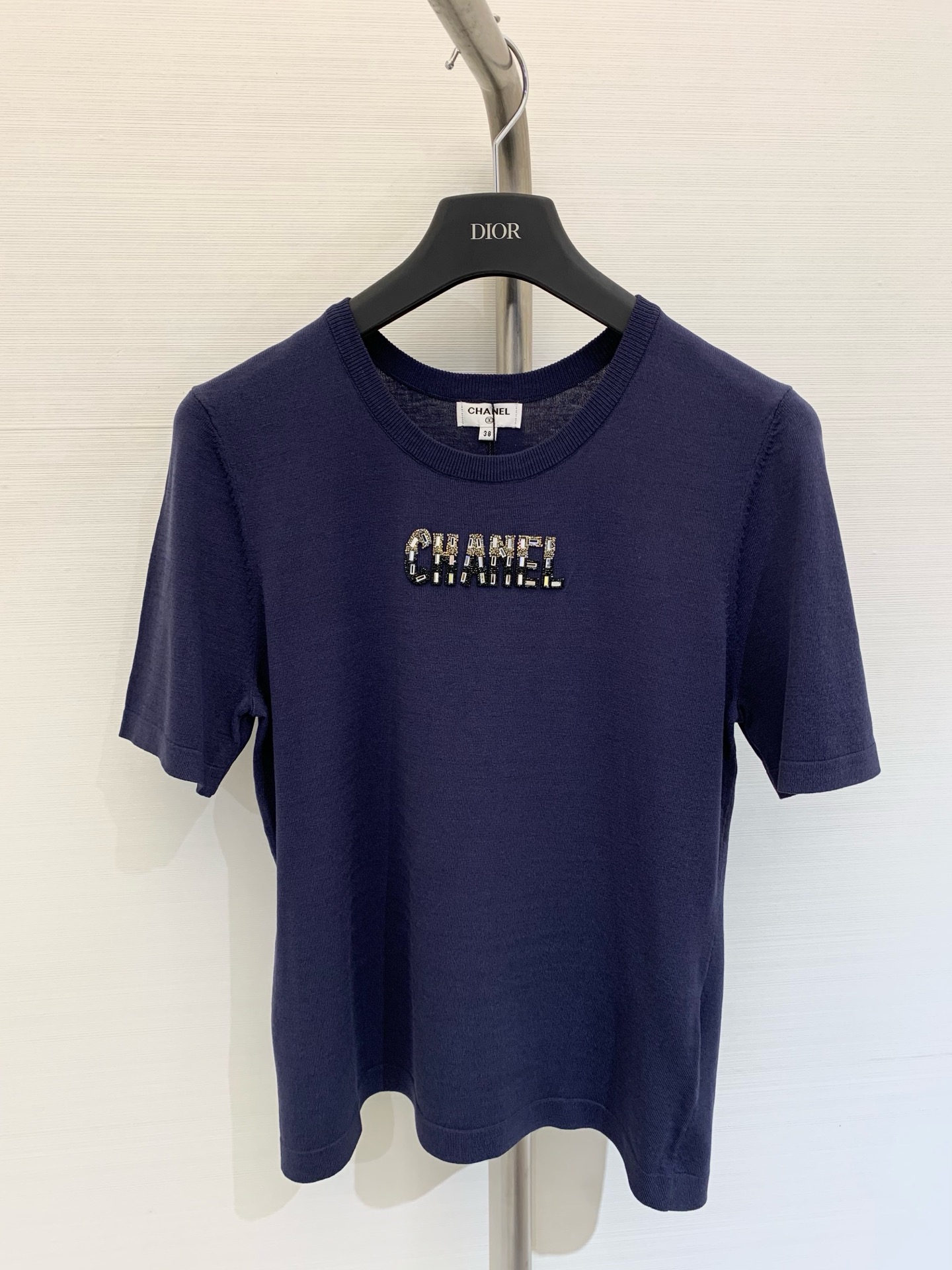 NO:448656,New two-color short-sleeved fabric breathable logo pattern embellishment and high-end atmosphere on the upper body Color code //, T-shirt,alexander wang19860909新款 二色短袖 面料透气 logo图案修饰点缀 上身高级氛围感 色碼 //,,T-shirt,alexander wang,Women's clothing