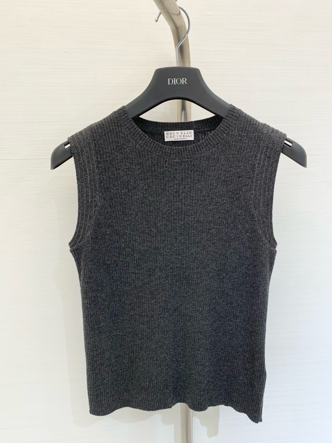 NO:450522,New summer style beaded wool knitted vest needle merino wool soft high-end color white apricot gray yard, alexander wang19860909夏季新款 珠链丝毛针织背心 针美丽诺羊毛 柔软高级 颜色白色 杏色 灰色 码数,,alexander wang,Women's clothing