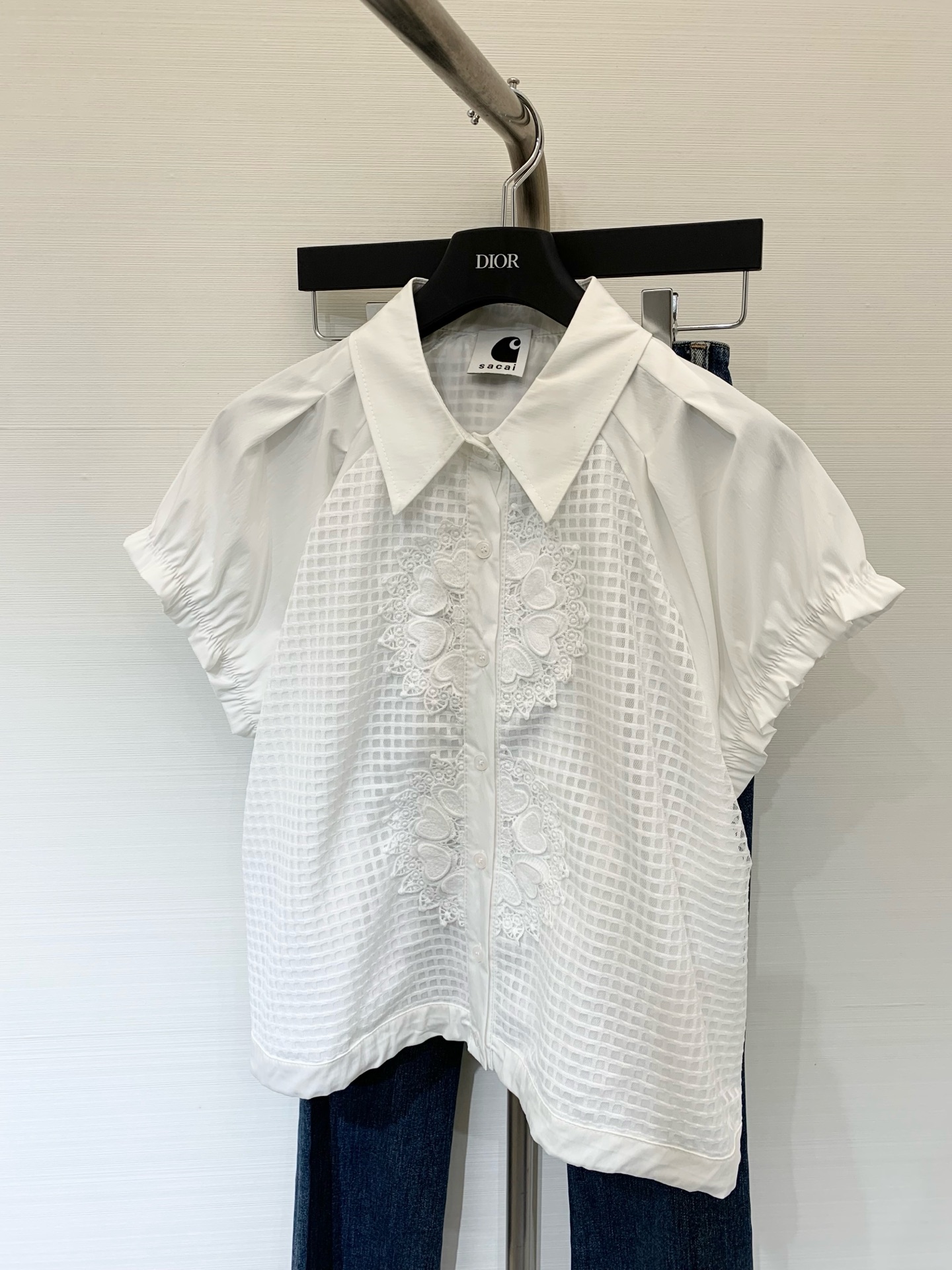 NO:452350,New summer style grid splicing embroidered short-sleeved shirt Simple and not simple shirt Super versatile upper body Breathable grid splicing design Casual and fashionable atmosphere Three colors, T-shirt, alexander wang19860909夏季新款 网格拼接绣花短袖衬衣 简约不简单的恤 上身超百搭 透气网格拼接设计 休闲时髦氛围感满满 三色,,T-shirt,alexander wang,Women's clothing