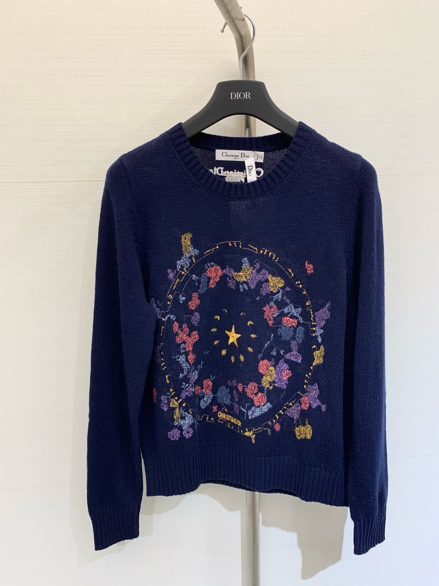 NO:452314,New three-color heavy industry embroidery knitted long sleeves exquisite logo pattern embellishment and decoration, slim and fashionable upper body color //,,alexander wang19860909新款 三色重工刺绣针织长袖 精美logo图案点缀修饰 上身顯瘦時尚 色 //,,alexander wang,Women's clothing