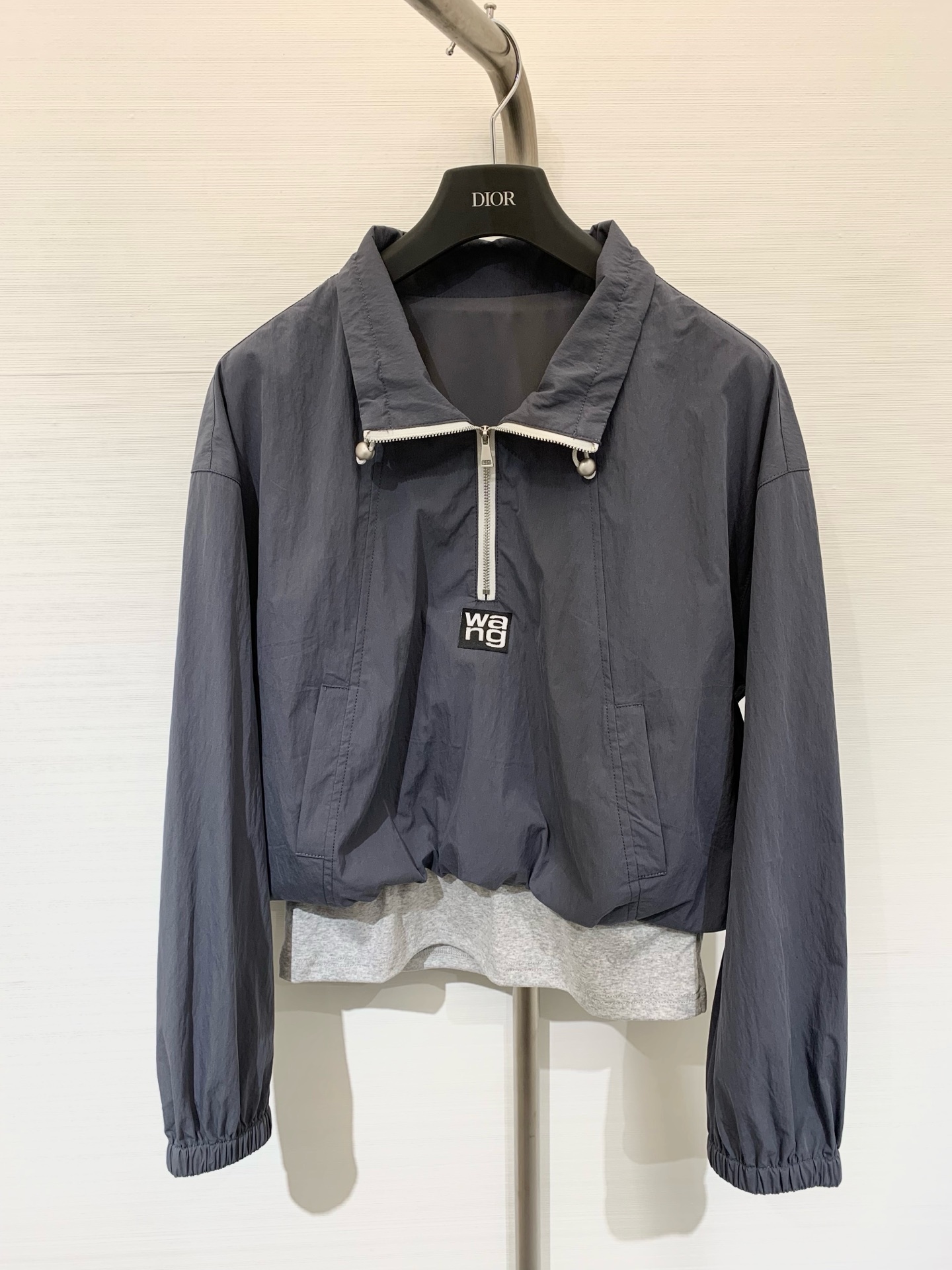 NO:458025,Alexanderwang 25 early autumn latest model, fake two-piece casual suit, fake two-piece jacket elastic waist skirt, classic casual two-piece suit, super fashionable, the upper body is inadvertently advanced, effortless fashionable, overall simple and elegant, comfortable to wear, detailed design is very well-designed, one set, two-color SML,, skirts, jackets & coats, alexander wang19860909Alexanderwang 25早秋最新款 假两件休闲套装 假两件外套松紧腰半裙 经典休闲两件套 版型超洋气 上身就一整个不经意的高级 毫不费力的时髦 整体简约大方 廓形穿着舒适 细节设计都很到位 一套出 两色SML,,skirts,jackets & coats,alexander wang,Women's clothing