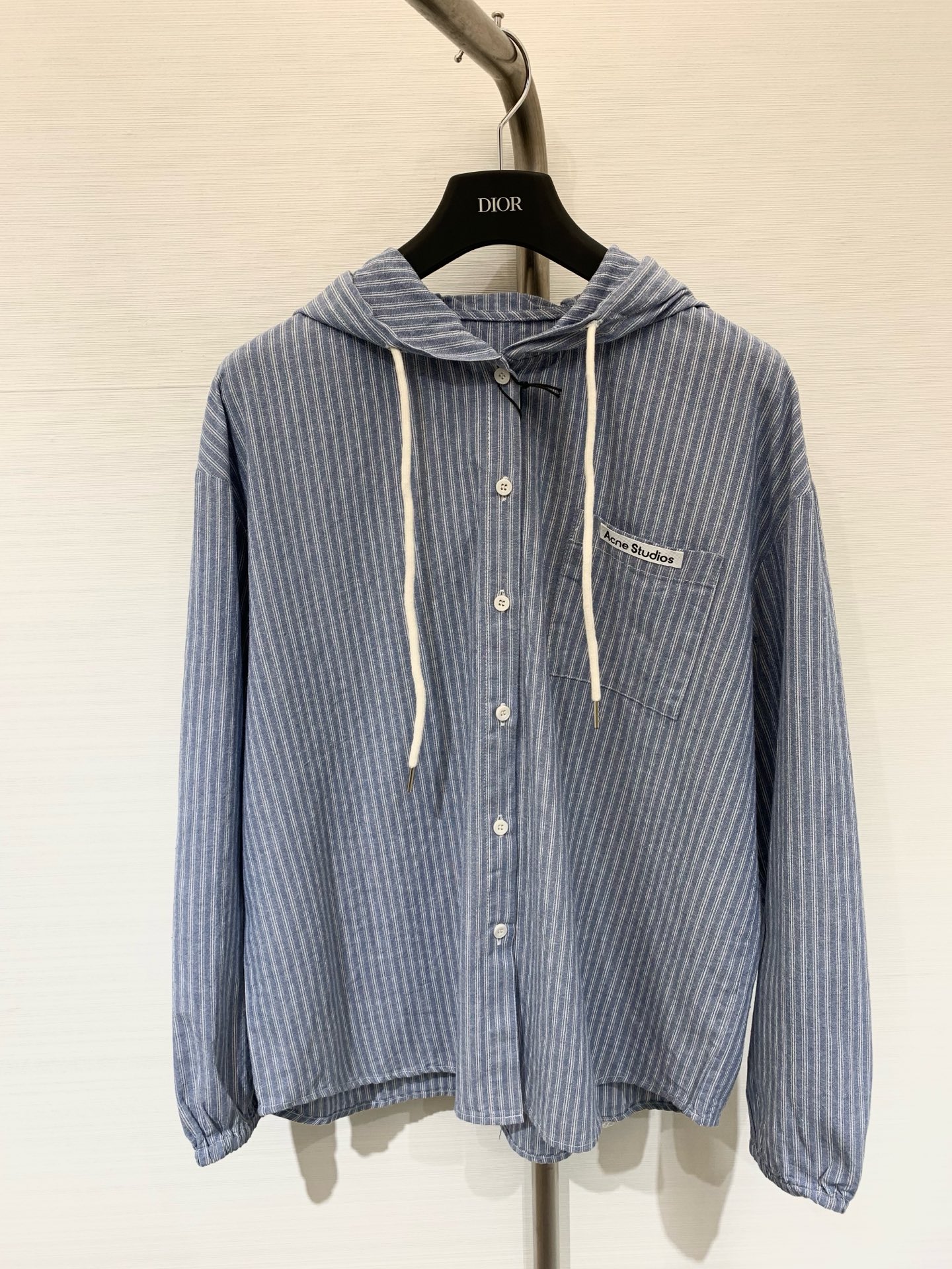 NO:458032,Acnestudios 2025 early autumn new style woven striped hooded shirt thin style very suitable for early autumn loose hooded version can be worn alone. Age-reducing artifact SM two sizes, acne studios,dior,hats,alexander wang19860909Acnestudios 2025早秋新款 色织条纹连帽衬衣 薄款非常适合早秋 宽松连帽版型 单穿外搭都可 减龄神器 SM两个码,,acne studios,dior,hats,alexander wang,Women's clothing