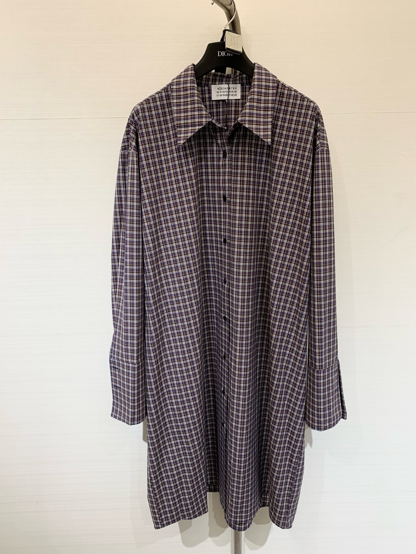 MM6马吉拉 25秋款 咖蓝格子长袖薄长衬衣 配数字🔢刻字Logo腰带 复古风优雅气质设计 叠穿单穿日常