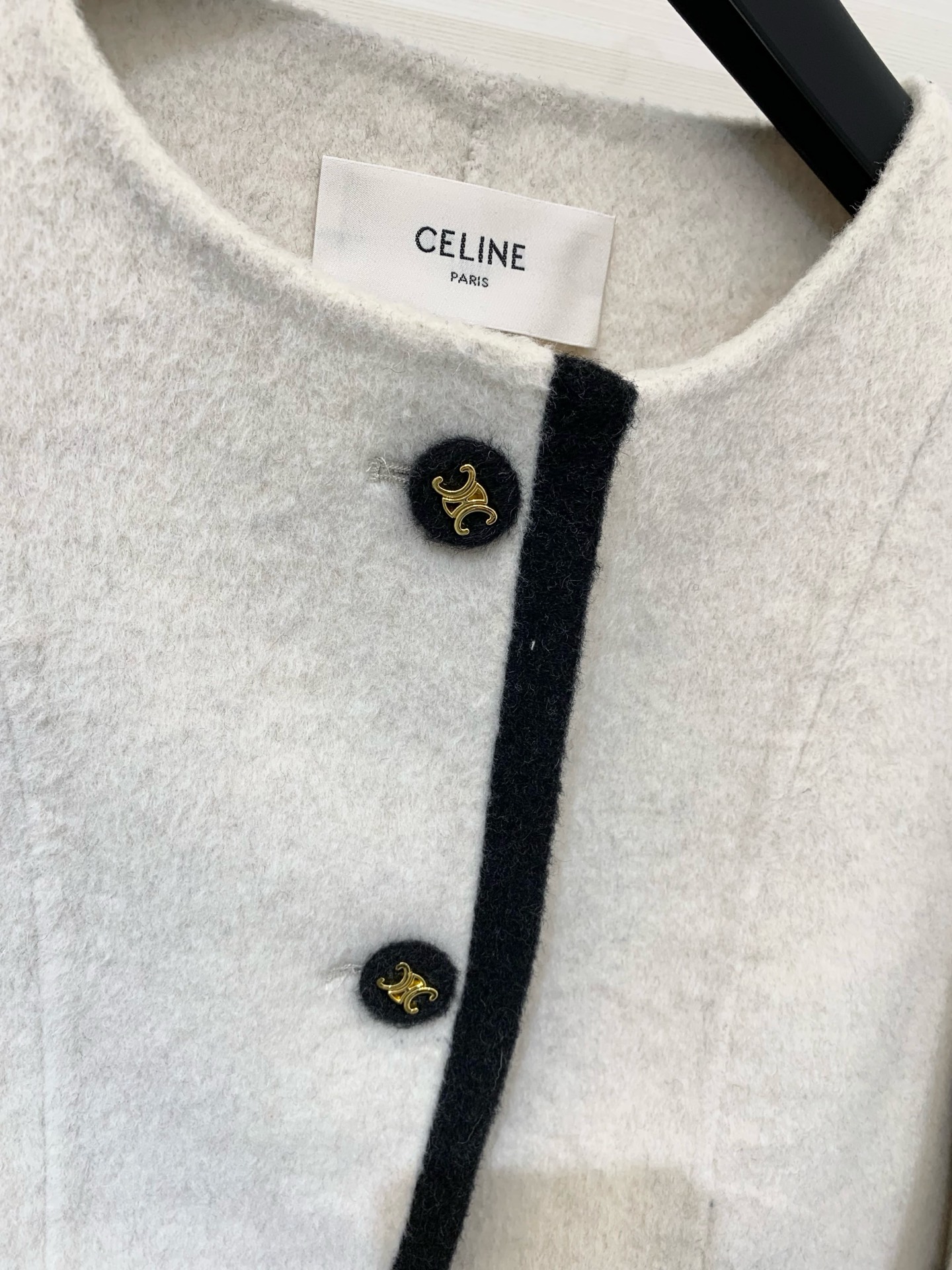 Celine 25秋冬高级感穿搭 双面羊毛短外套/大衣 高级感满满 秋冬季🧥的时尚利器 短款设计更是显高