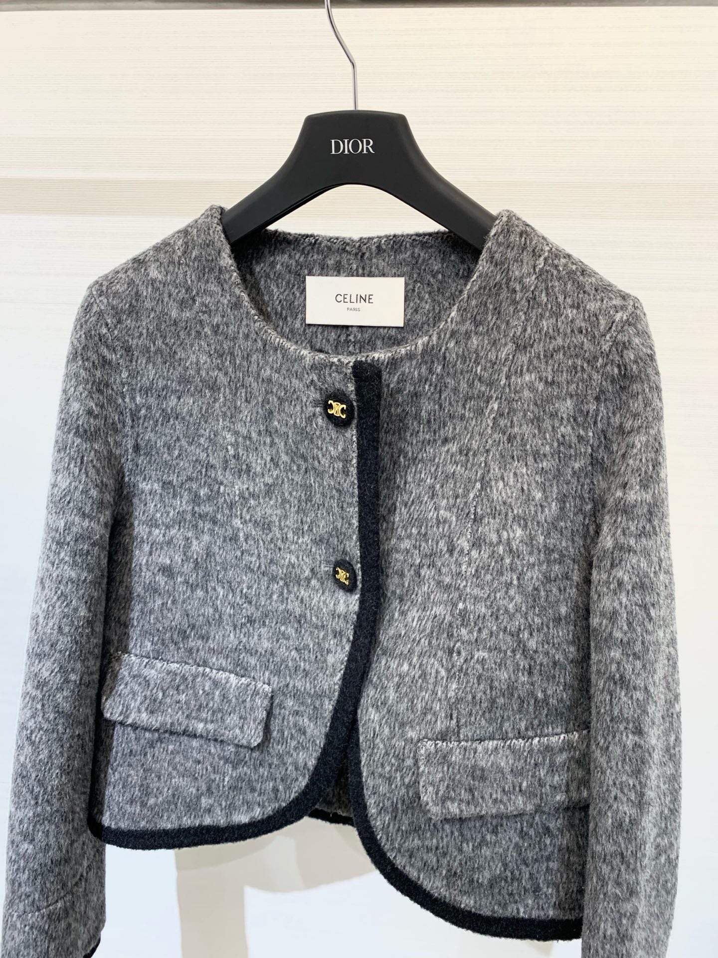 Celine 25秋冬高级感穿搭 双面羊毛短外套/大衣 高级感满满 秋冬季🧥的时尚利器 短款设计更是显高