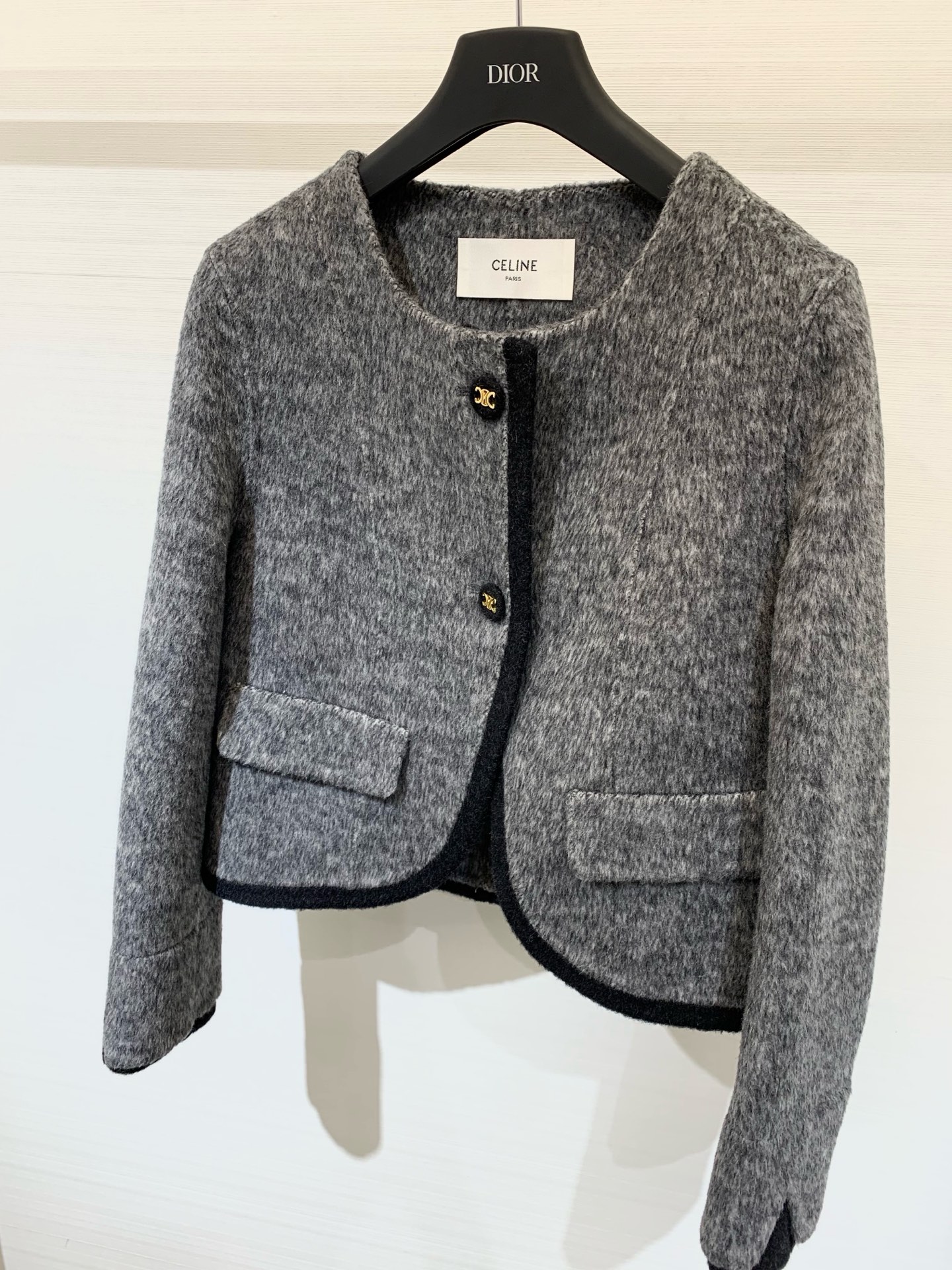 Celine 25秋冬高级感穿搭 双面羊毛短外套/大衣 高级感满满 秋冬季🧥的时尚利器 短款设计更是显高